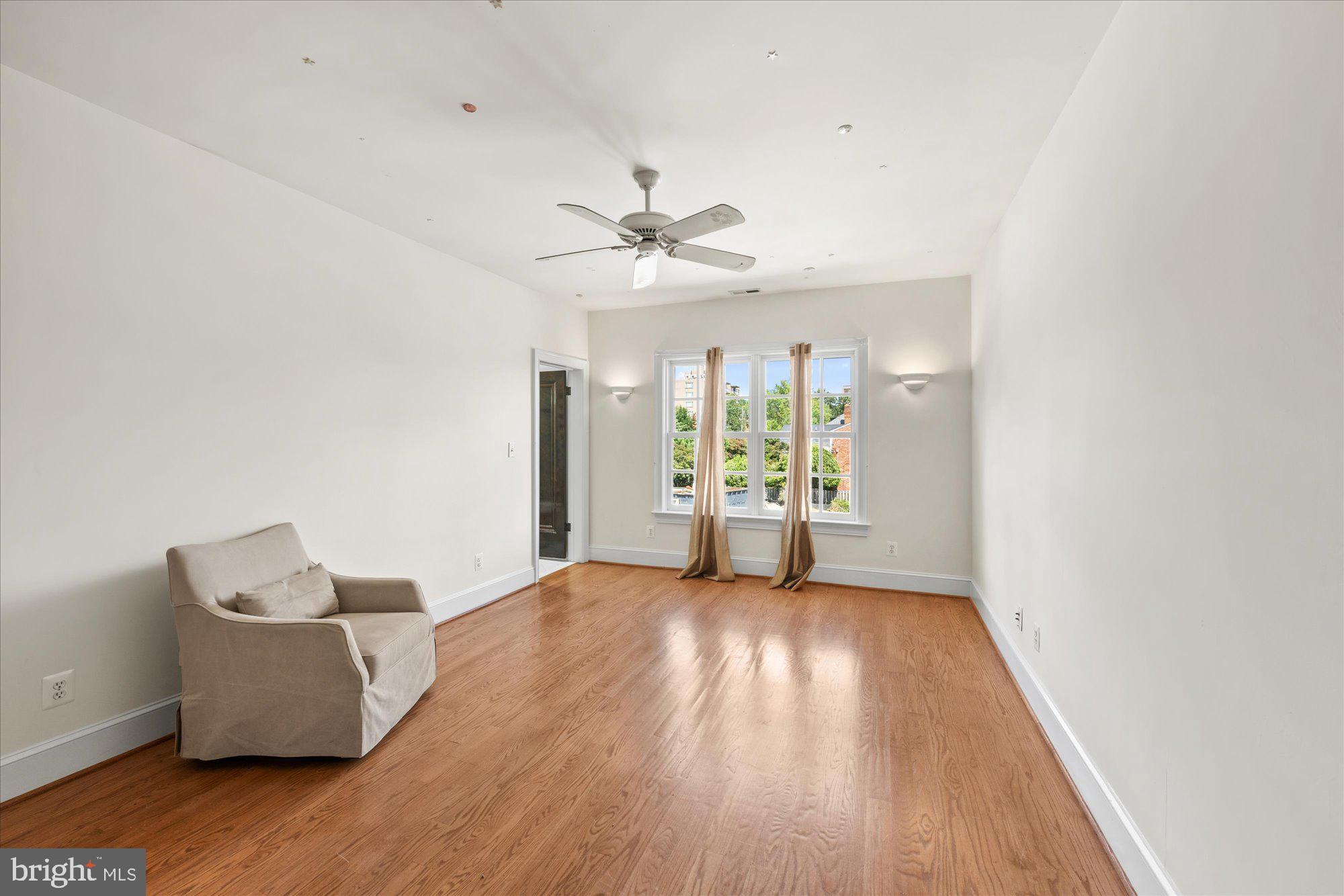 ARLINGTON RIDGE - Residential