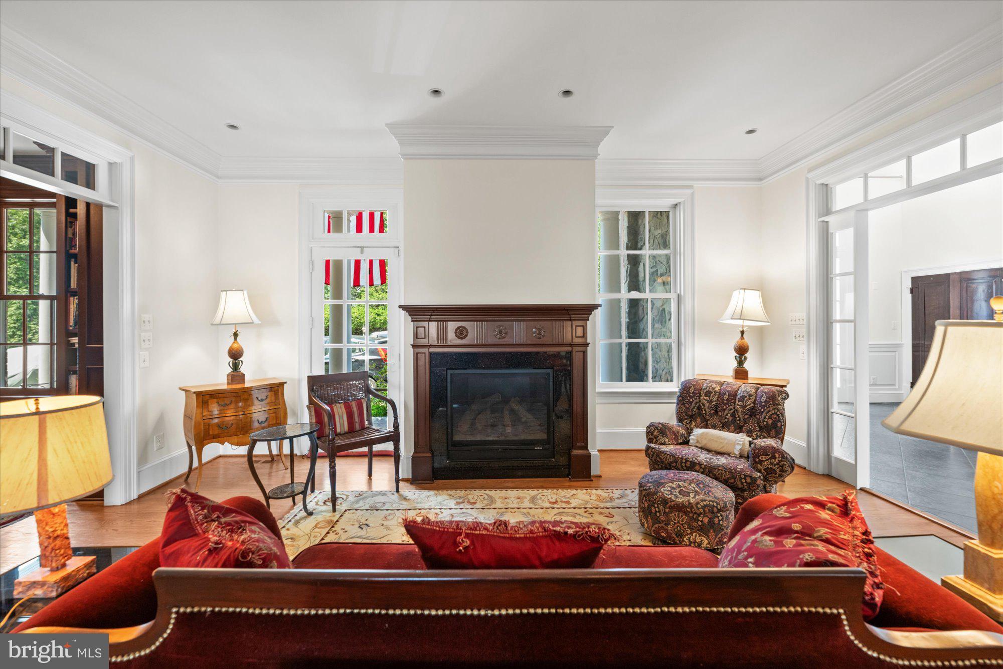 ARLINGTON RIDGE - Residential