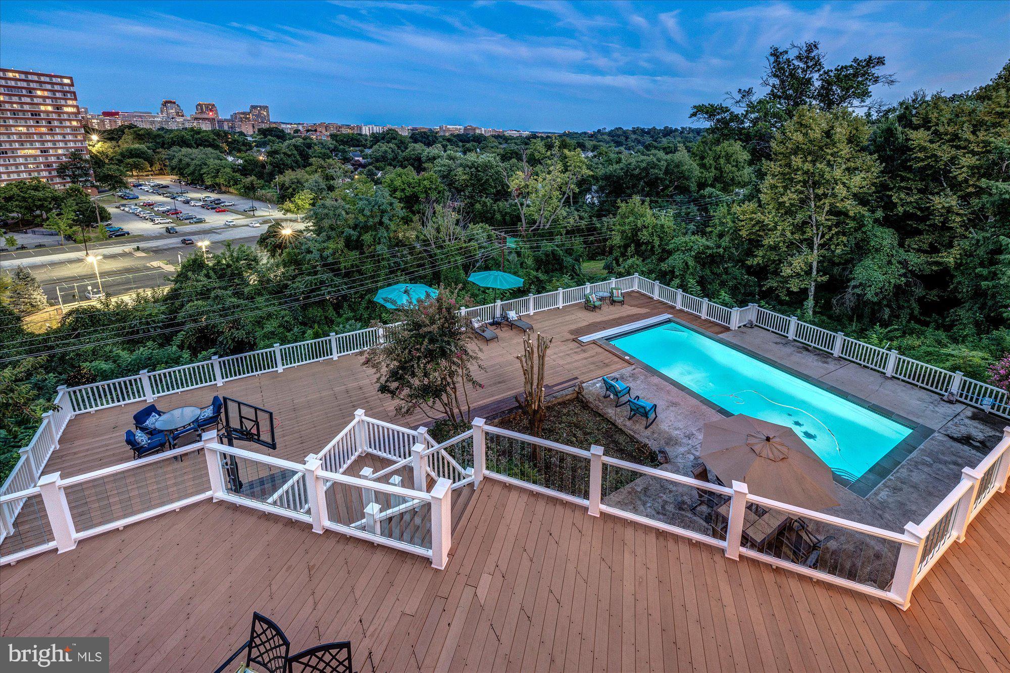 ARLINGTON RIDGE - Residential