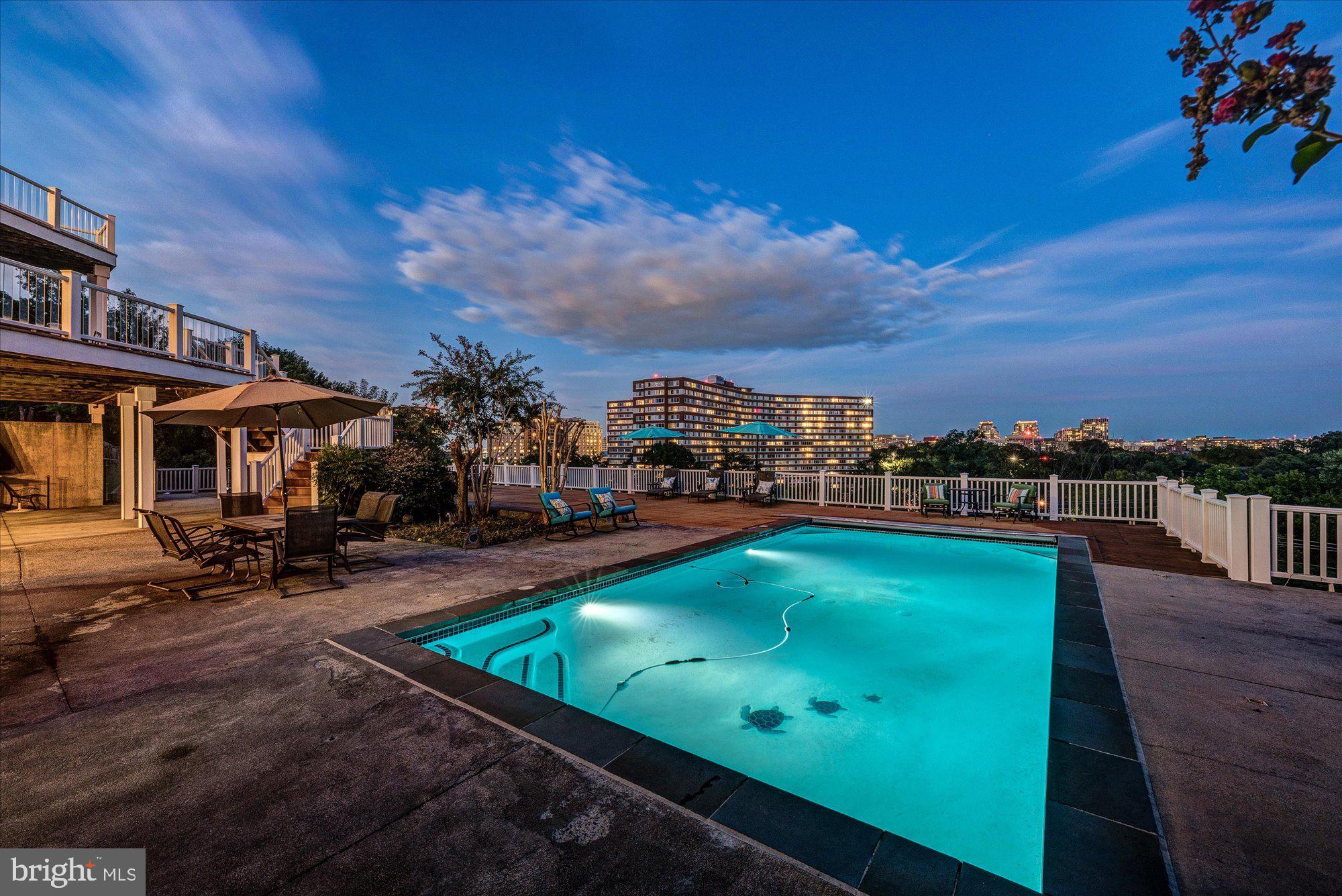 ARLINGTON RIDGE - Residential