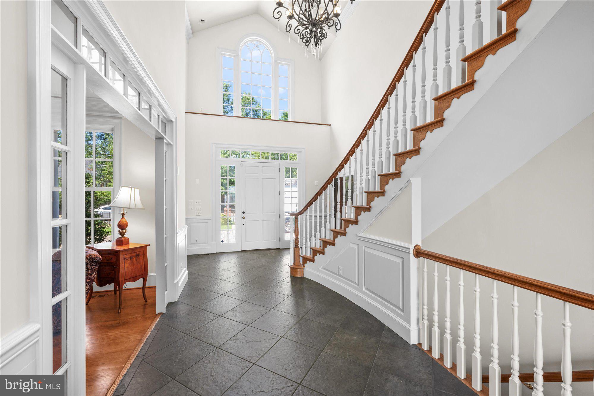 ARLINGTON RIDGE - Residential