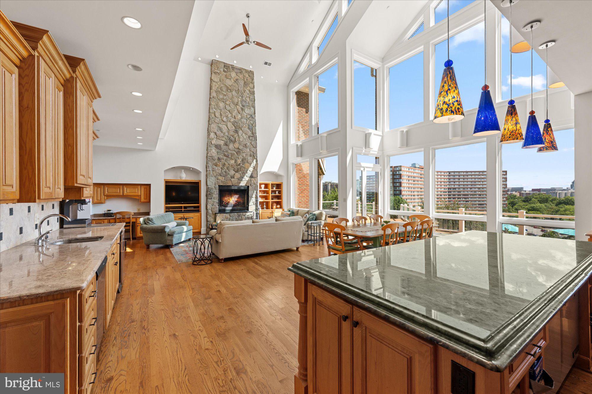 ARLINGTON RIDGE - Residential