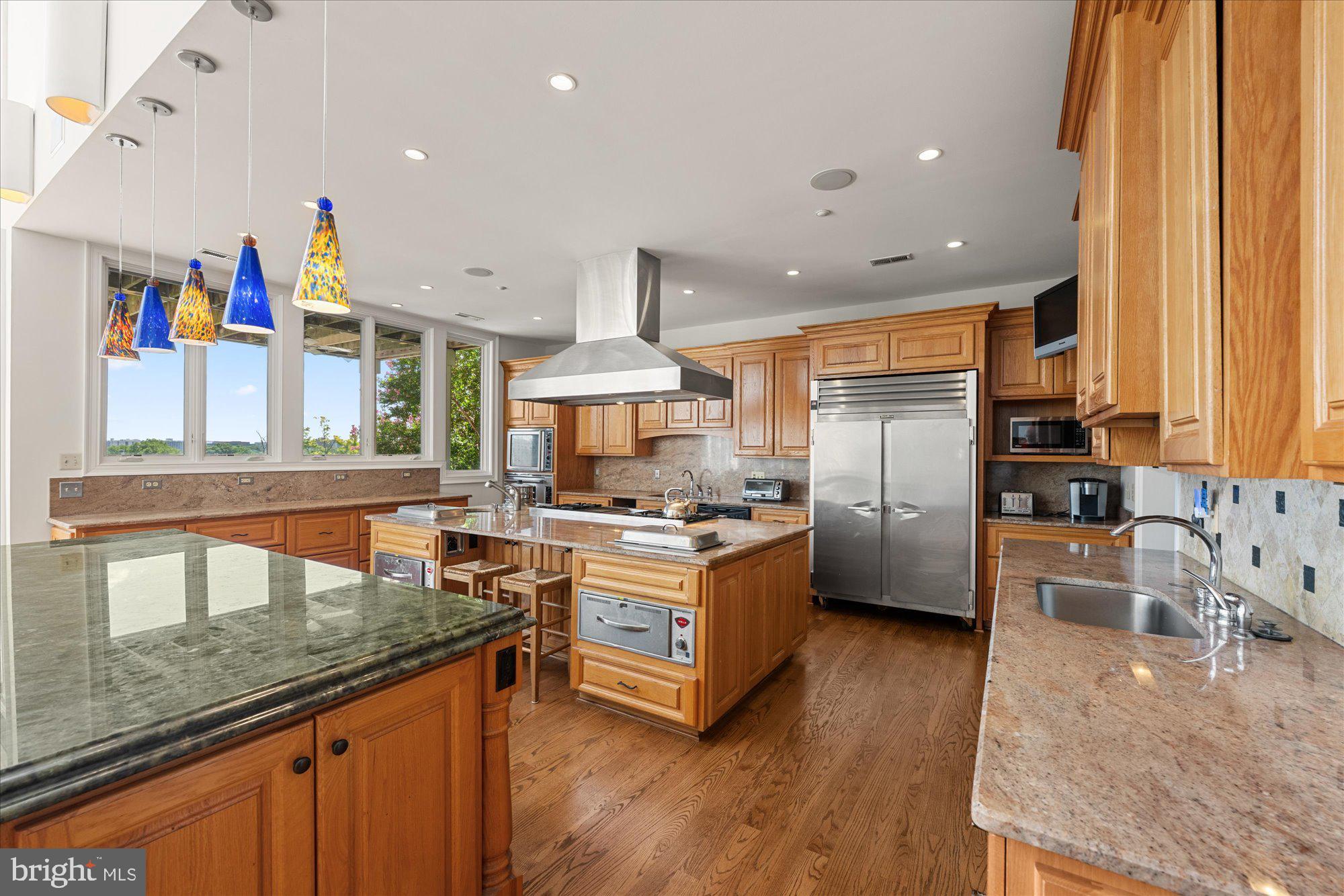 ARLINGTON RIDGE - Residential