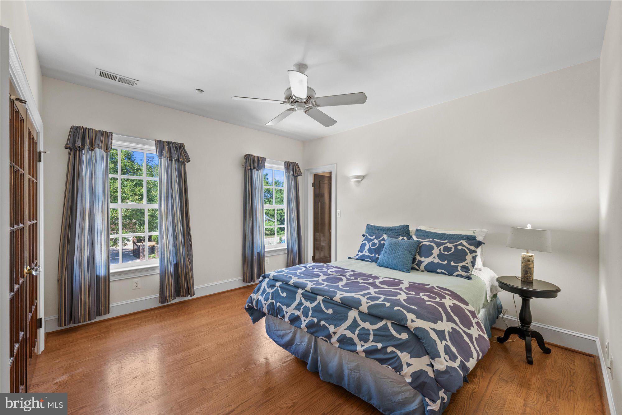 ARLINGTON RIDGE - Residential