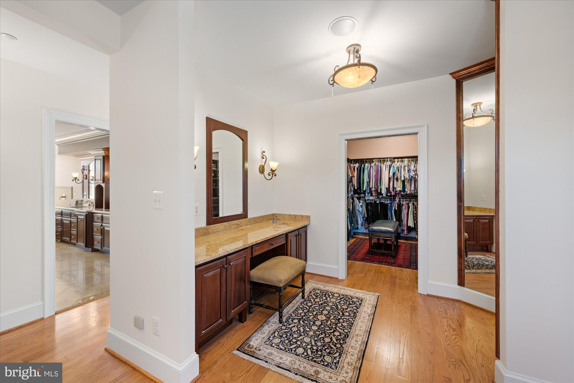 ARLINGTON RIDGE - Residential