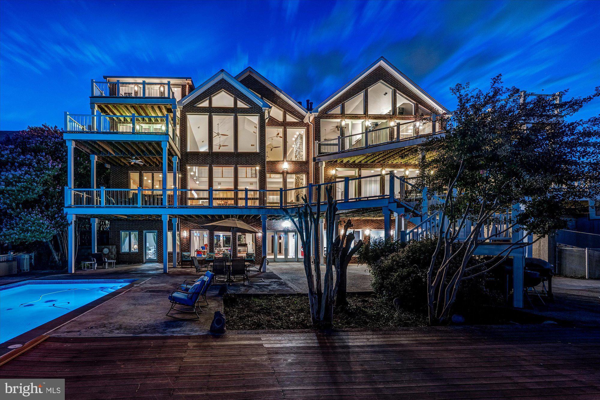 ARLINGTON RIDGE - Residential