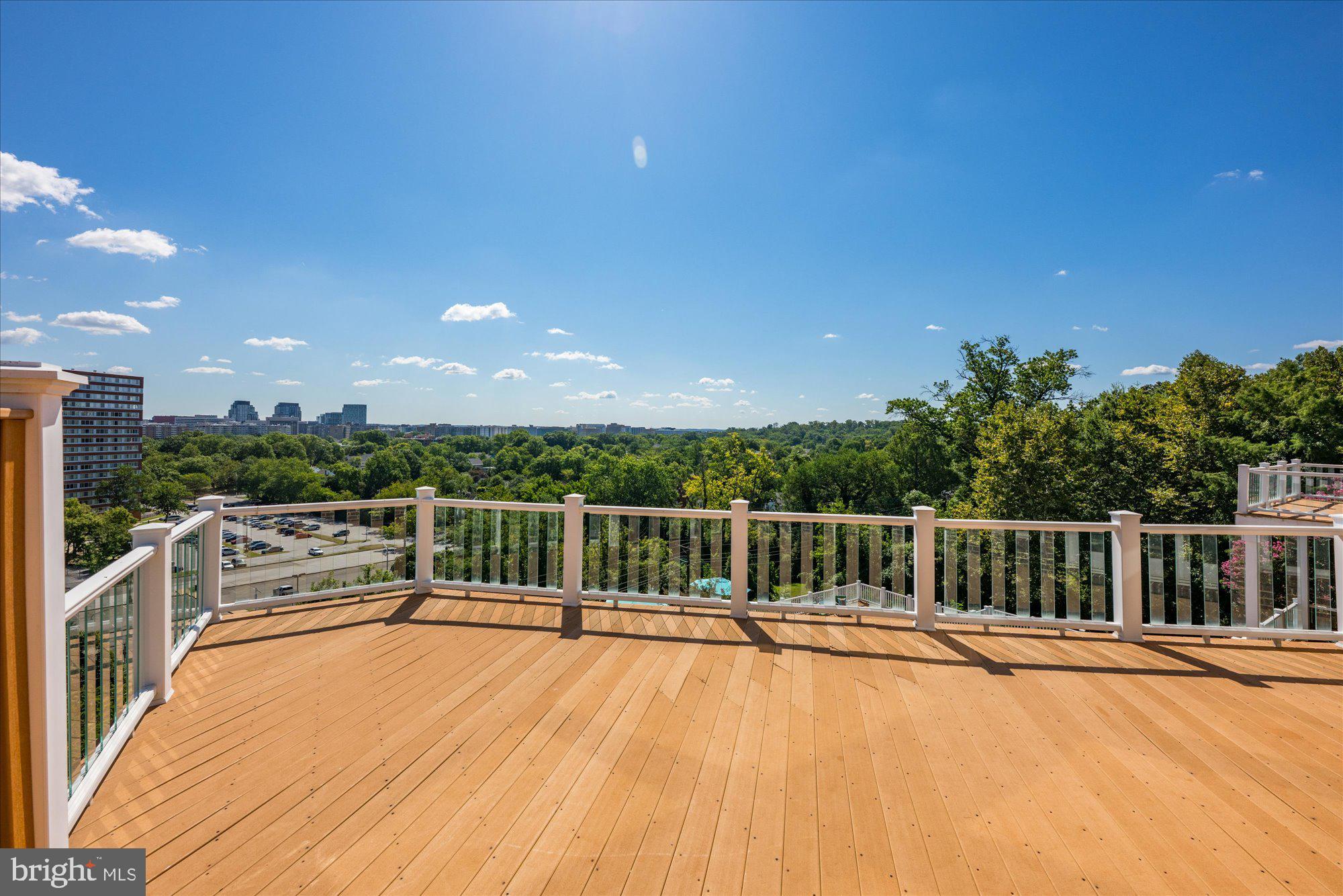 ARLINGTON RIDGE - Residential