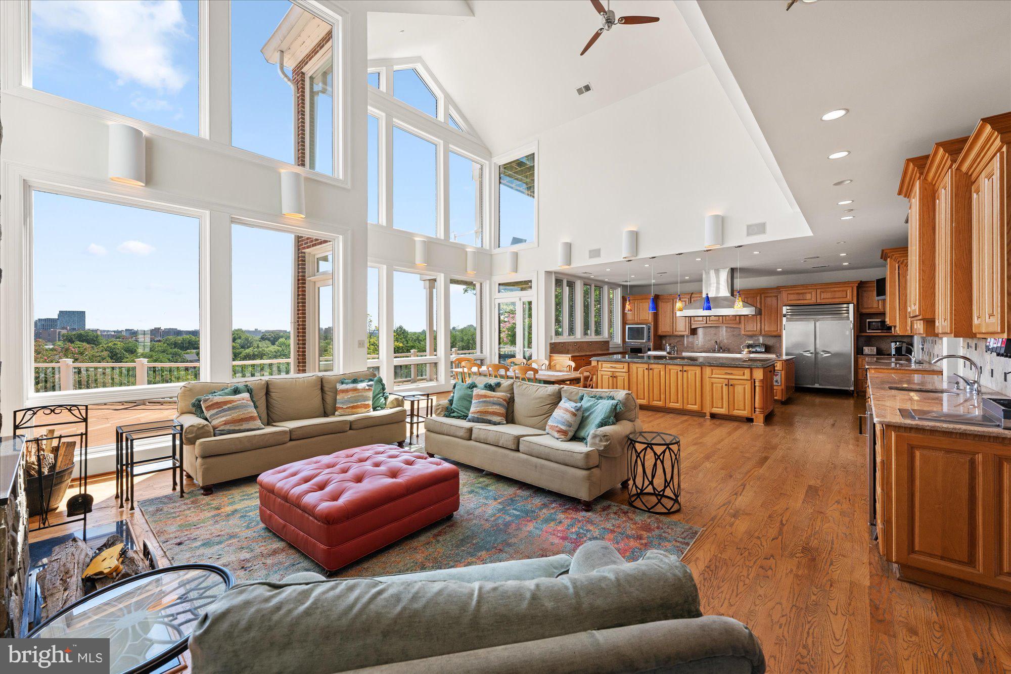 ARLINGTON RIDGE - Residential