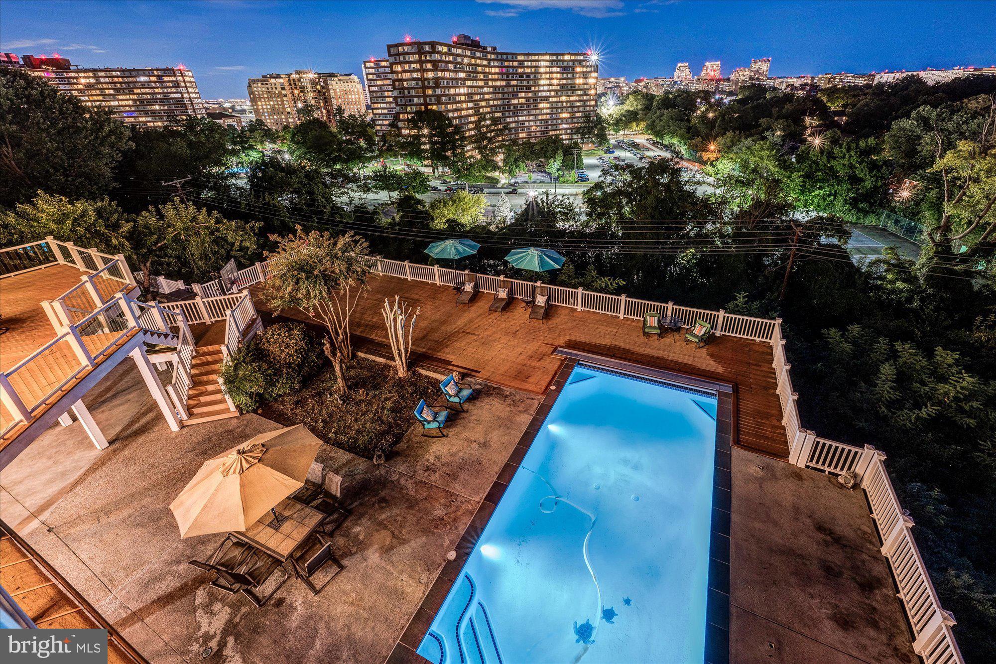 ARLINGTON RIDGE - Residential