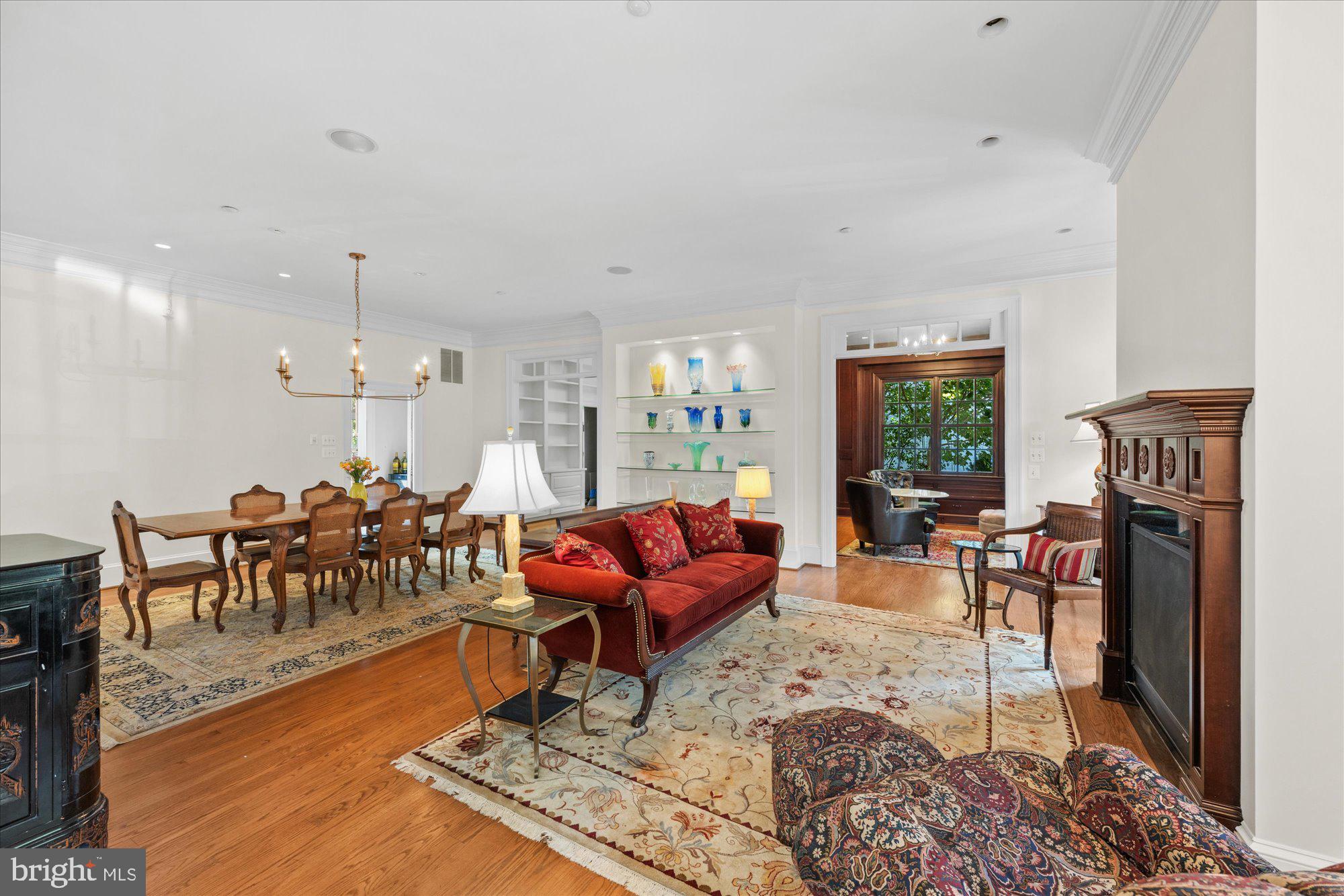 ARLINGTON RIDGE - Residential