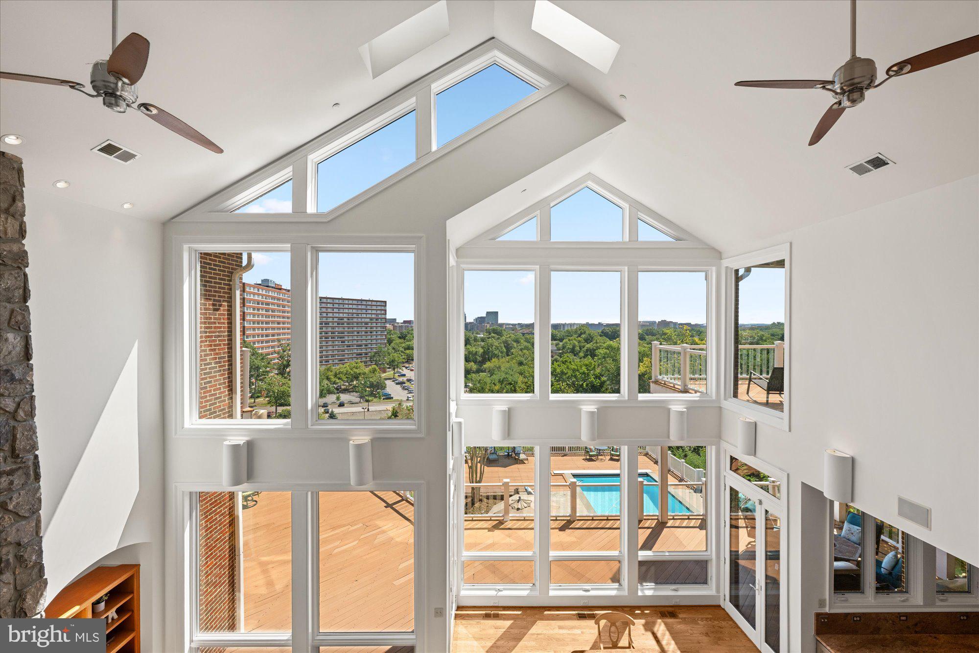 ARLINGTON RIDGE - Residential