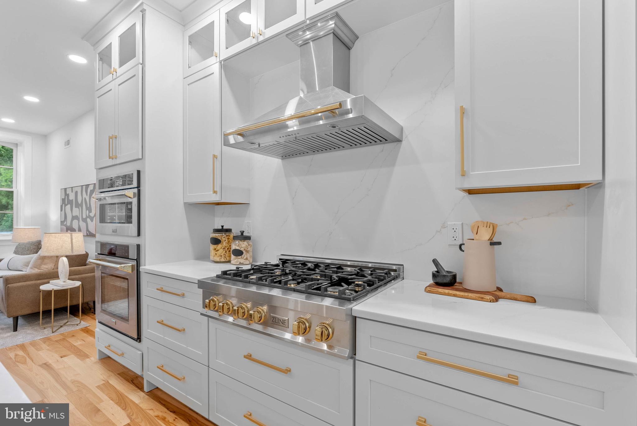 SOCIETY HILL - Residential