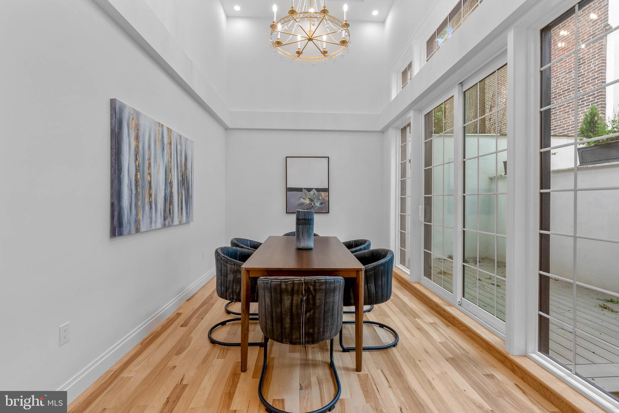 SOCIETY HILL - Residential