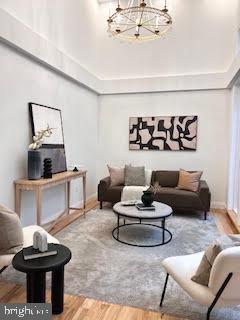 SOCIETY HILL - Residential