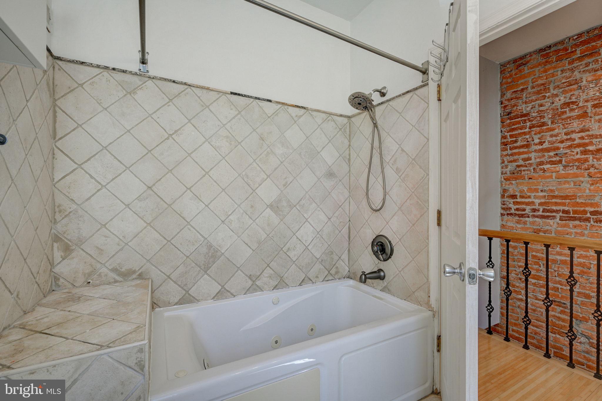 FAIRMOUNT - Residential