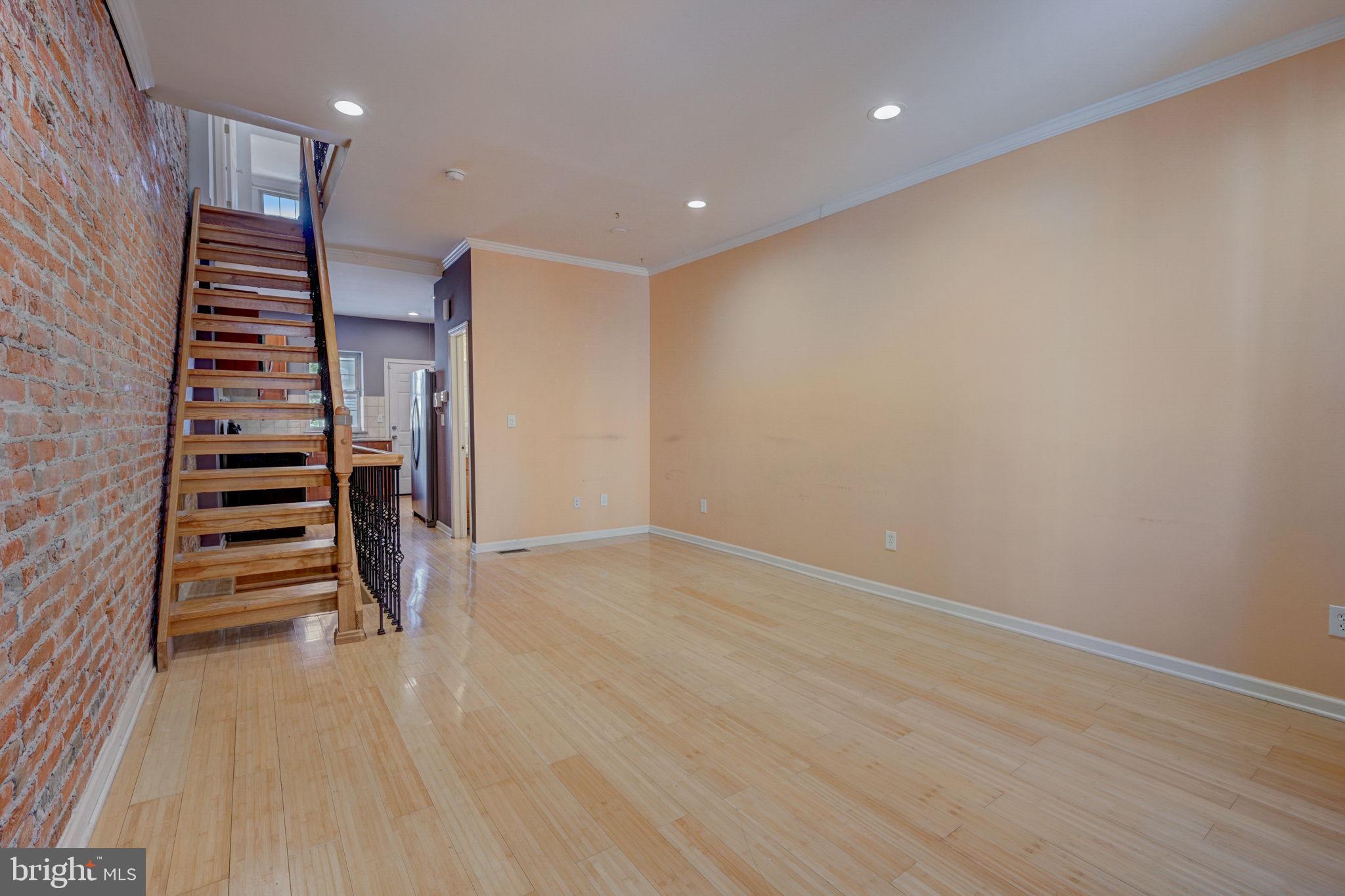 FAIRMOUNT - Residential