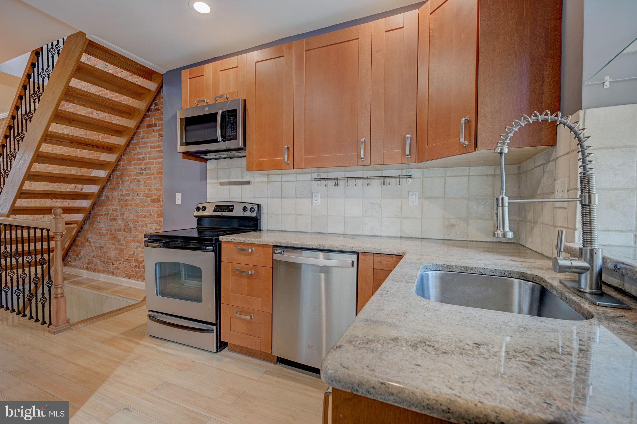 FAIRMOUNT - Residential