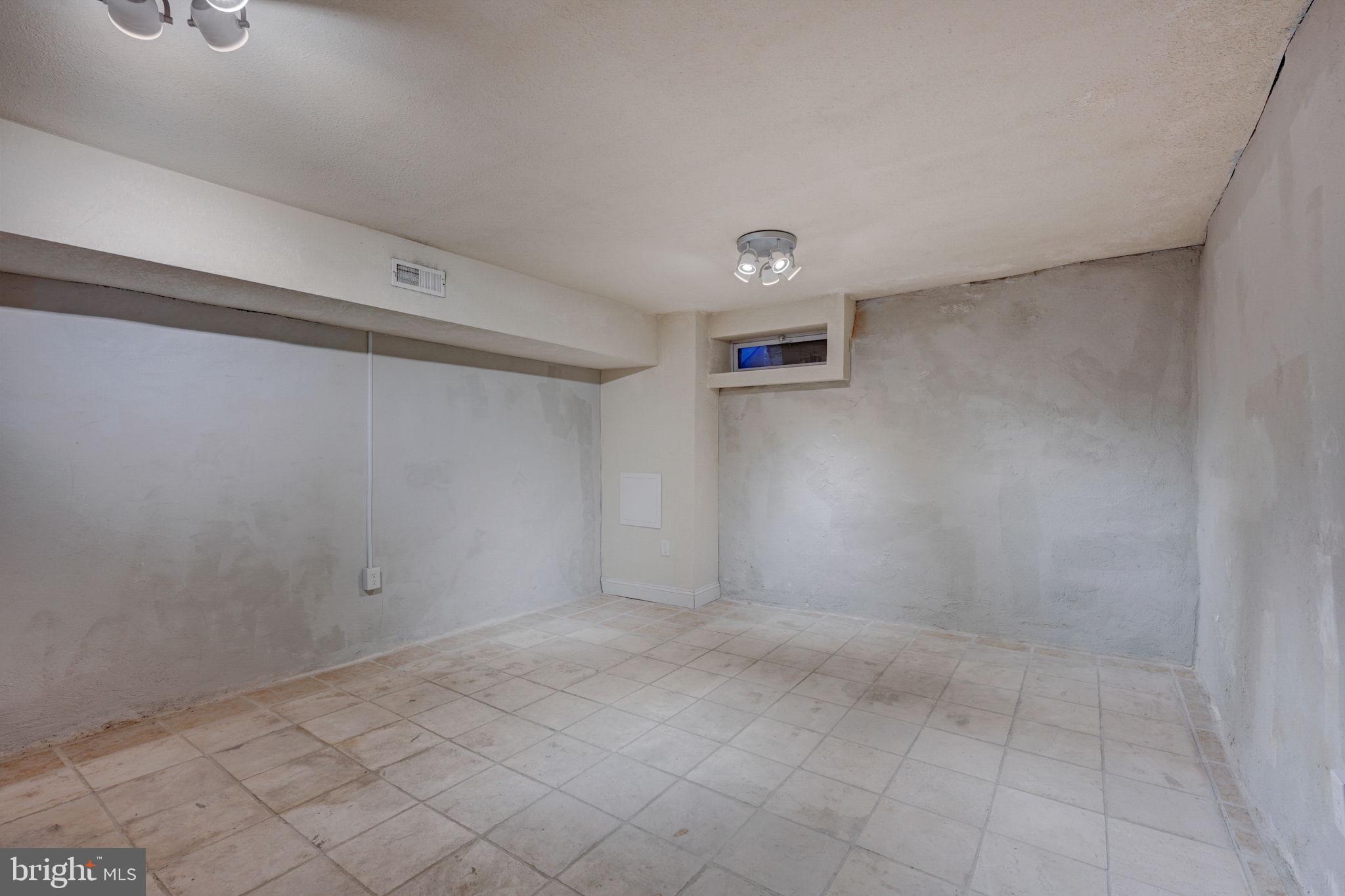 FAIRMOUNT - Residential