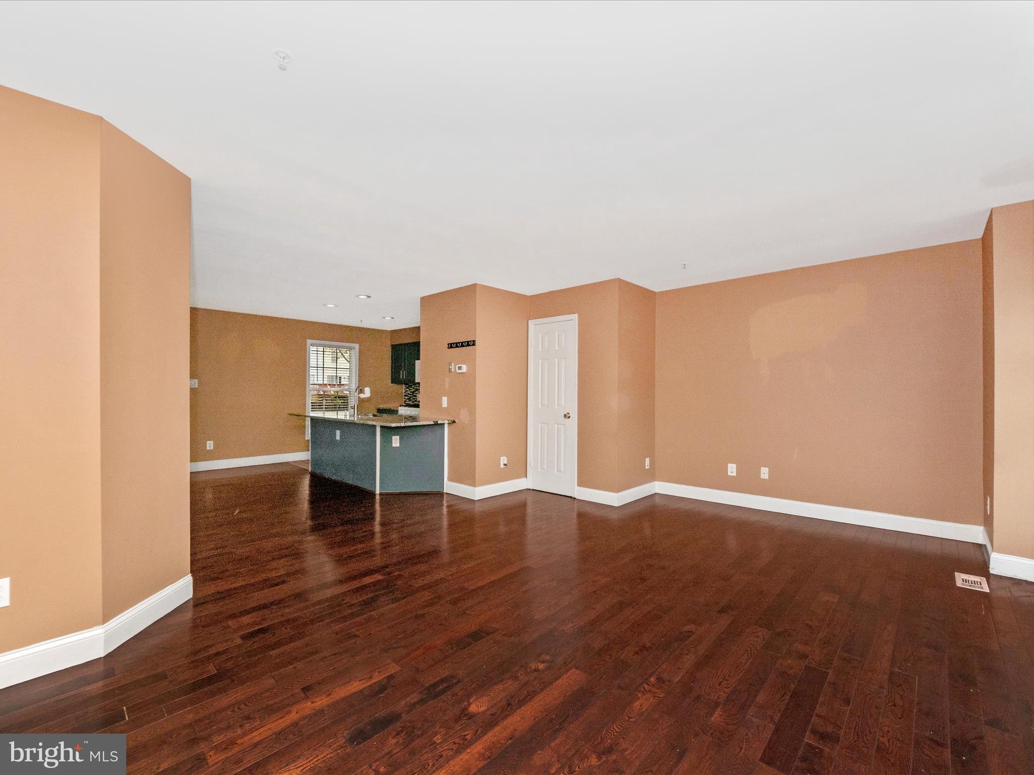 ANNAPOLIS WALK - Residential