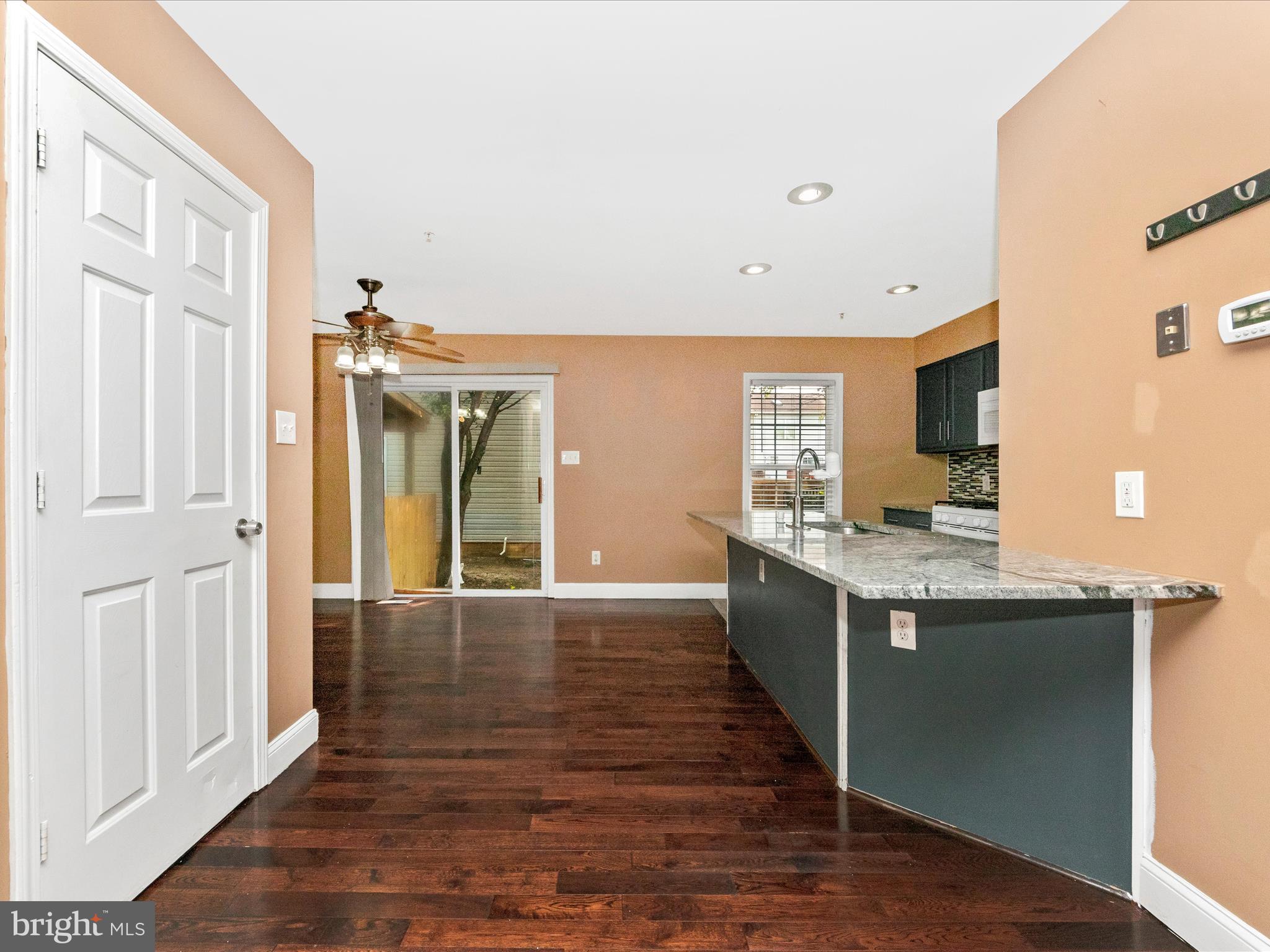 ANNAPOLIS WALK - Residential