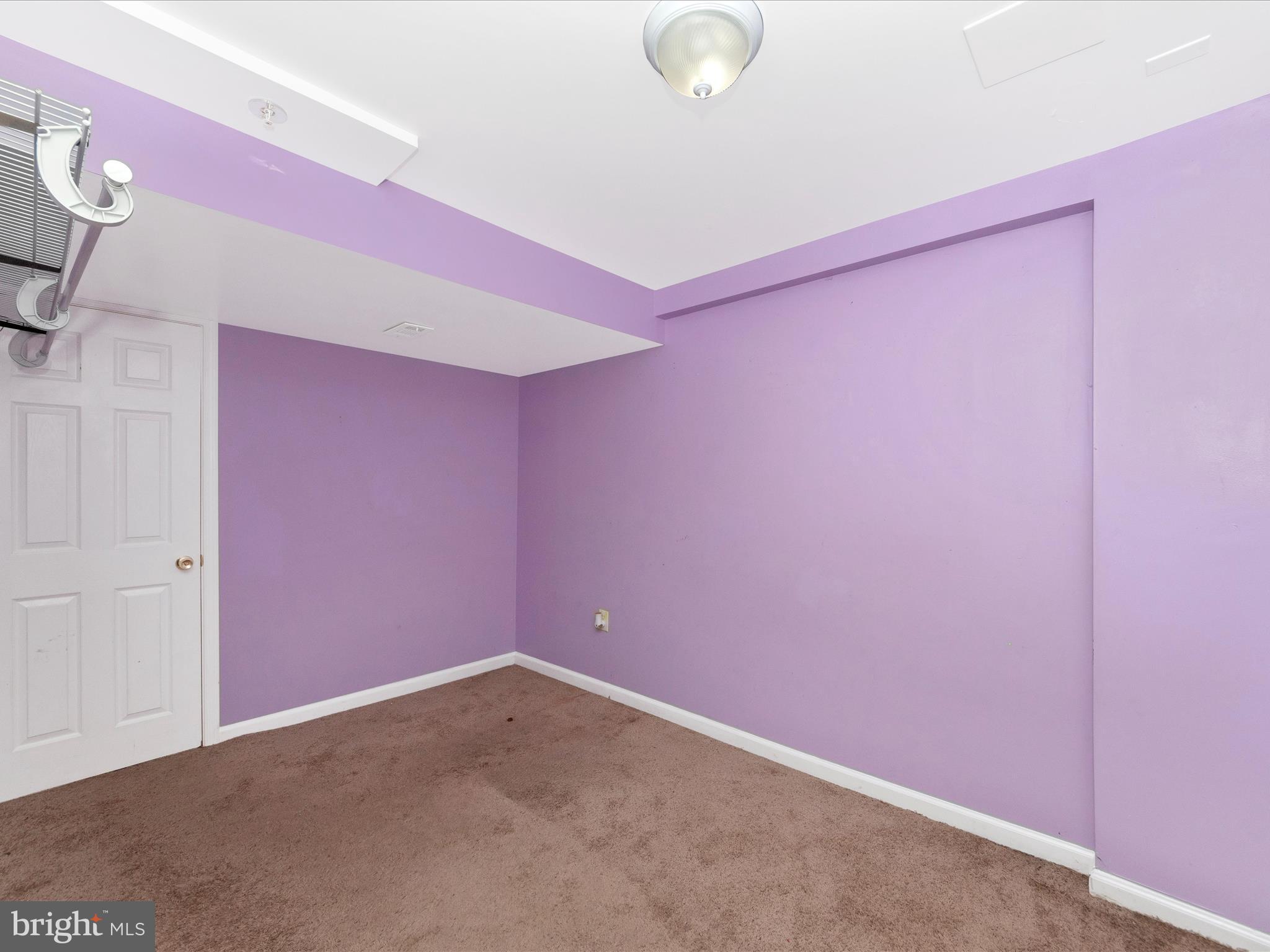 ANNAPOLIS WALK - Residential