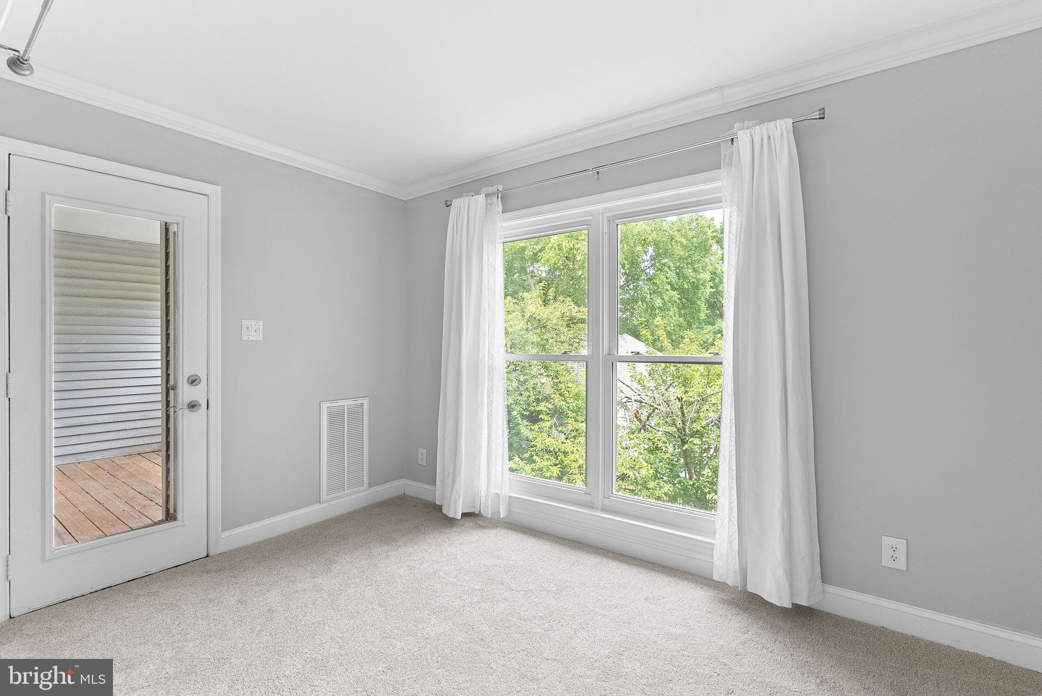 FOUR WINDS AT OAKTON - Residential