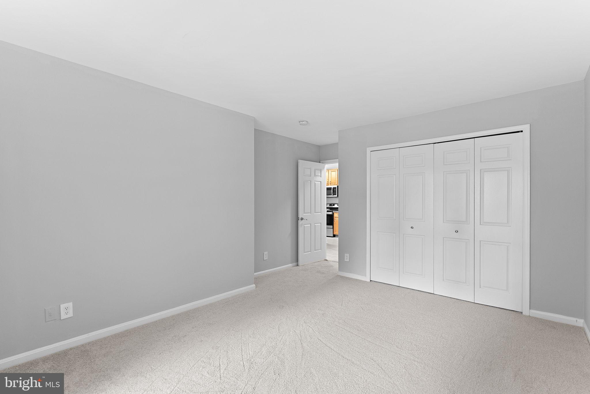 FOUR WINDS AT OAKTON - Residential