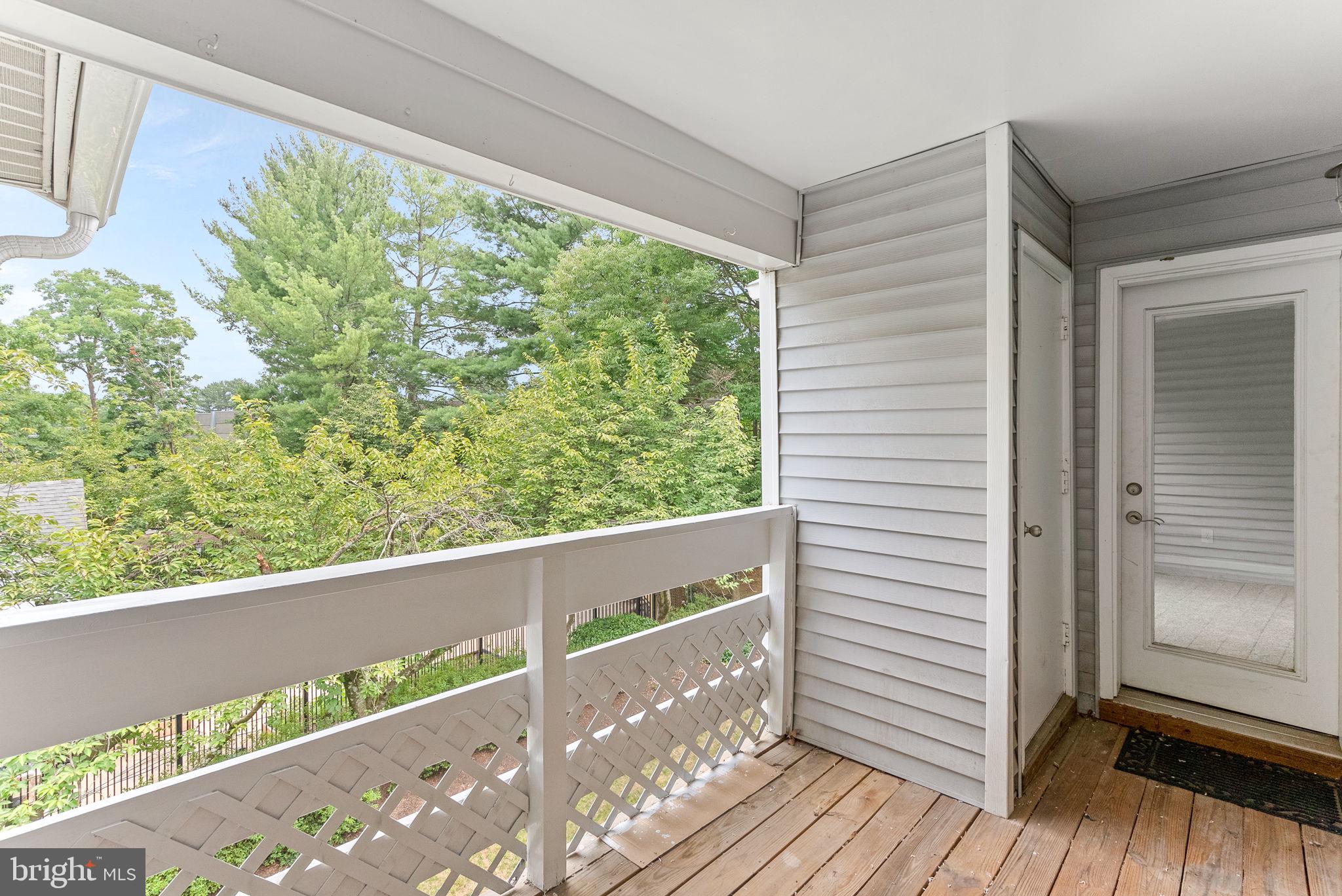 FOUR WINDS AT OAKTON - Residential