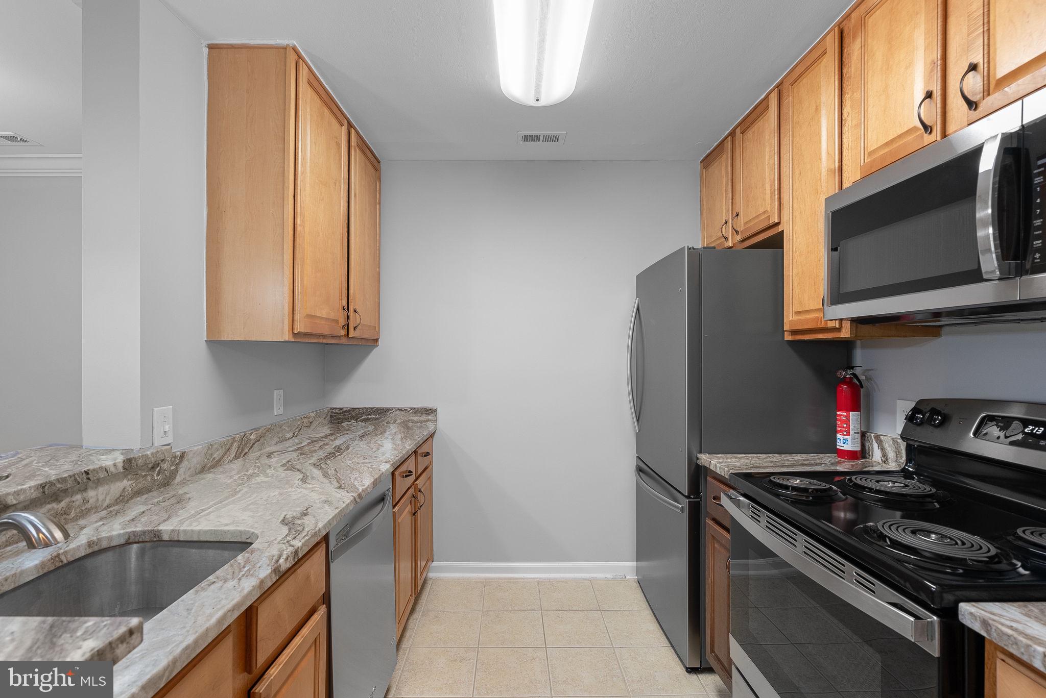 FOUR WINDS AT OAKTON - Residential