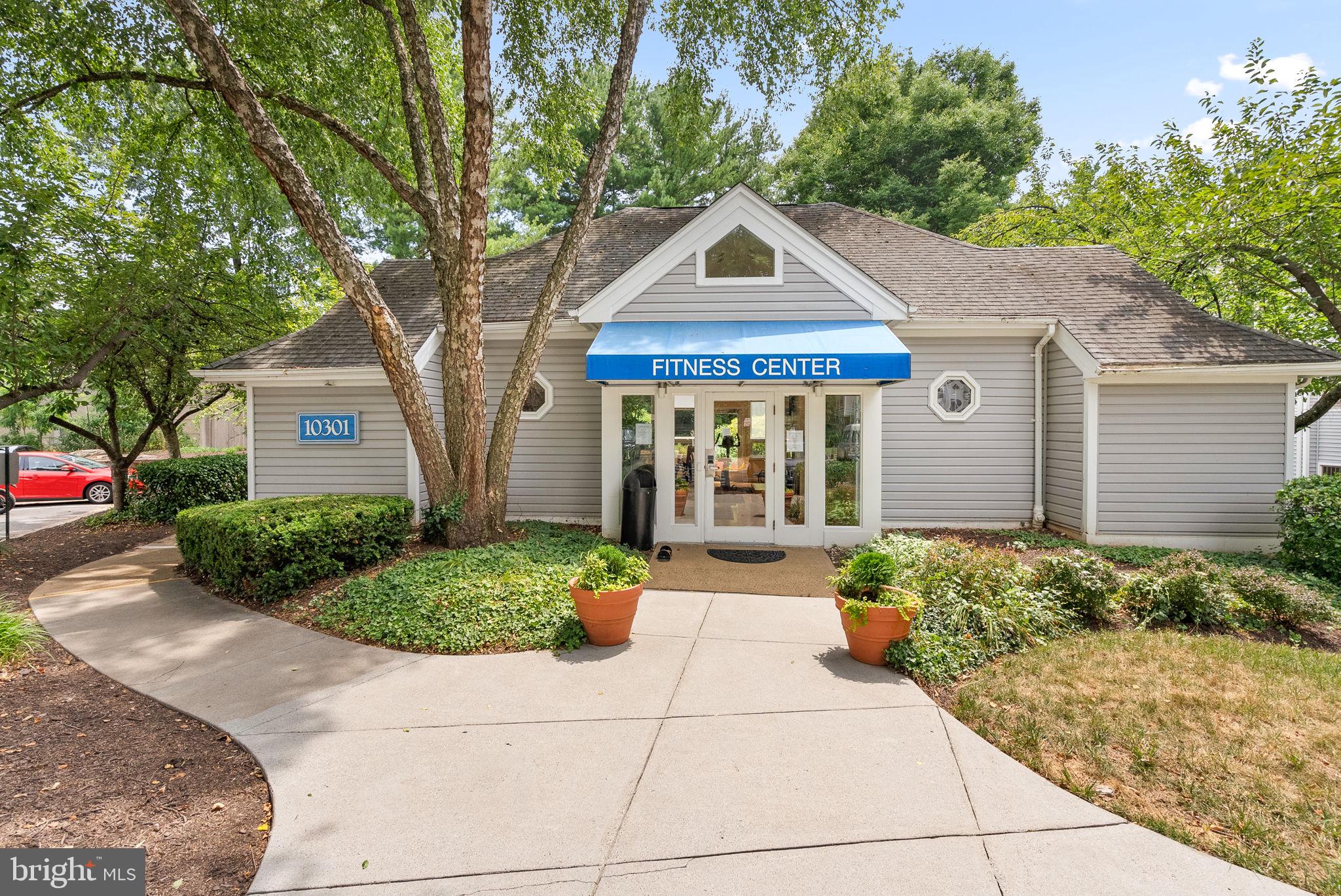 FOUR WINDS AT OAKTON - Residential