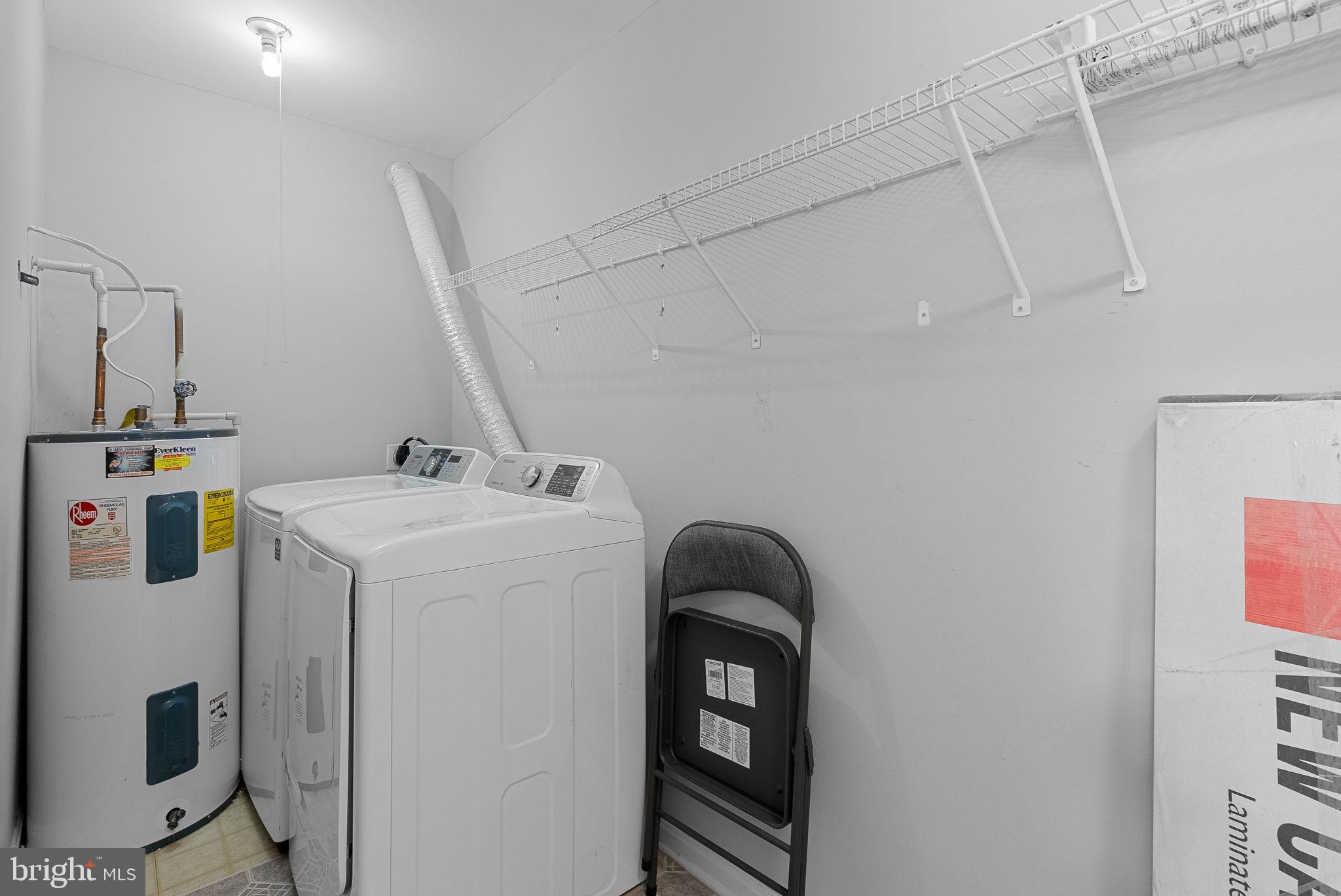 FOUR WINDS AT OAKTON - Residential