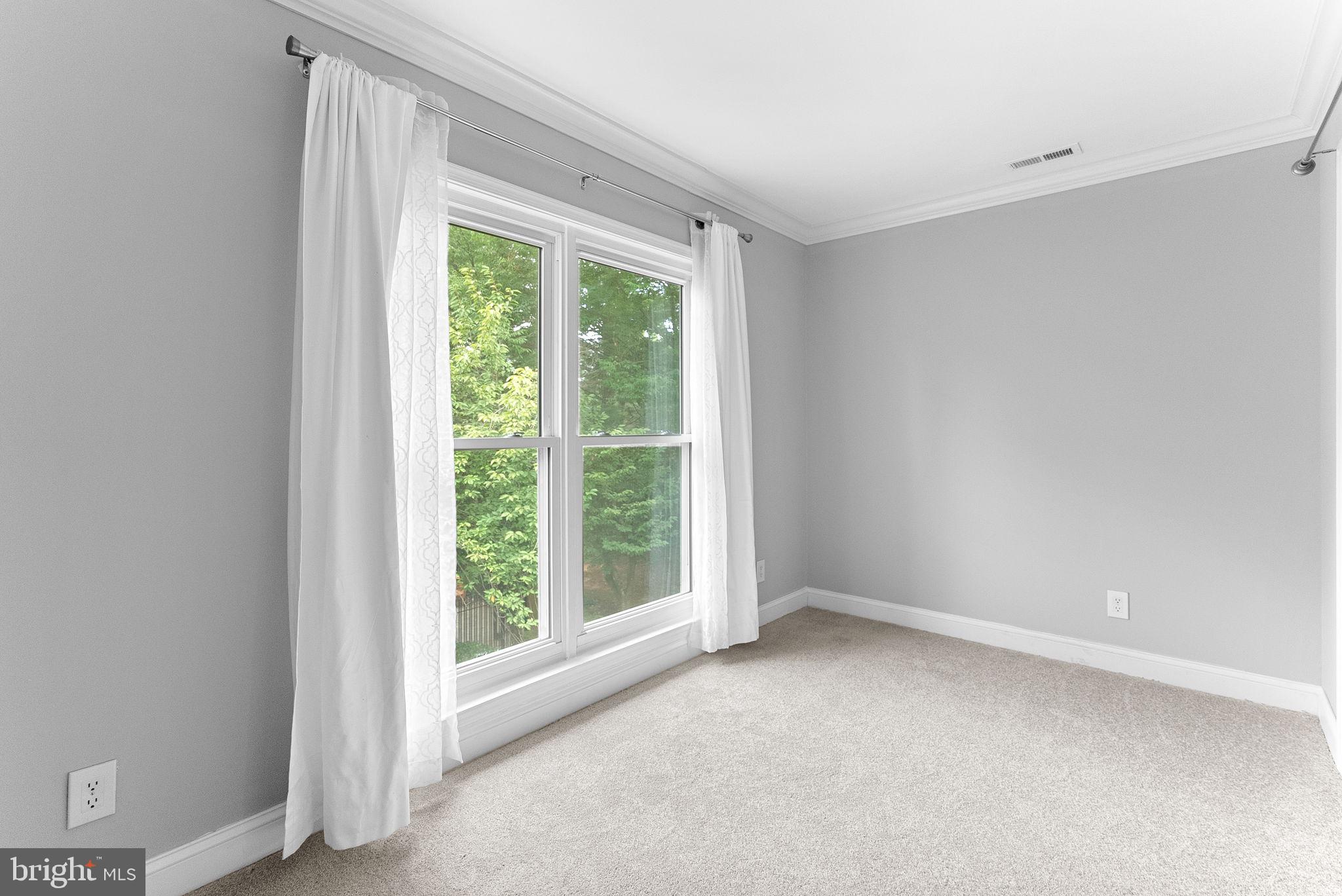 FOUR WINDS AT OAKTON - Residential