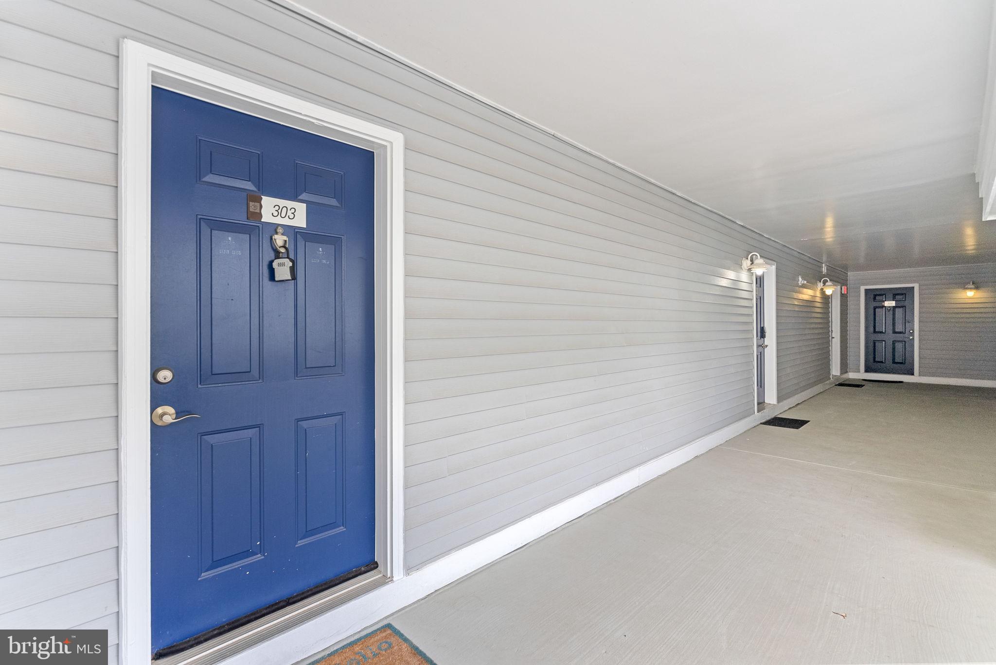 FOUR WINDS AT OAKTON - Residential