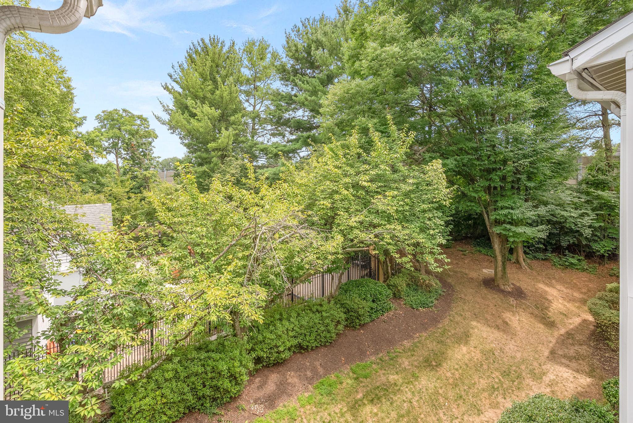 FOUR WINDS AT OAKTON - Residential