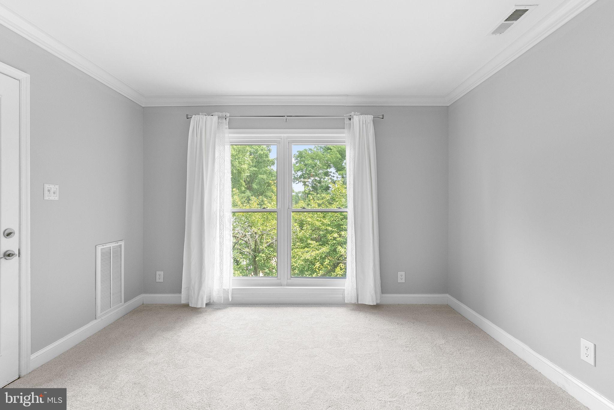 FOUR WINDS AT OAKTON - Residential