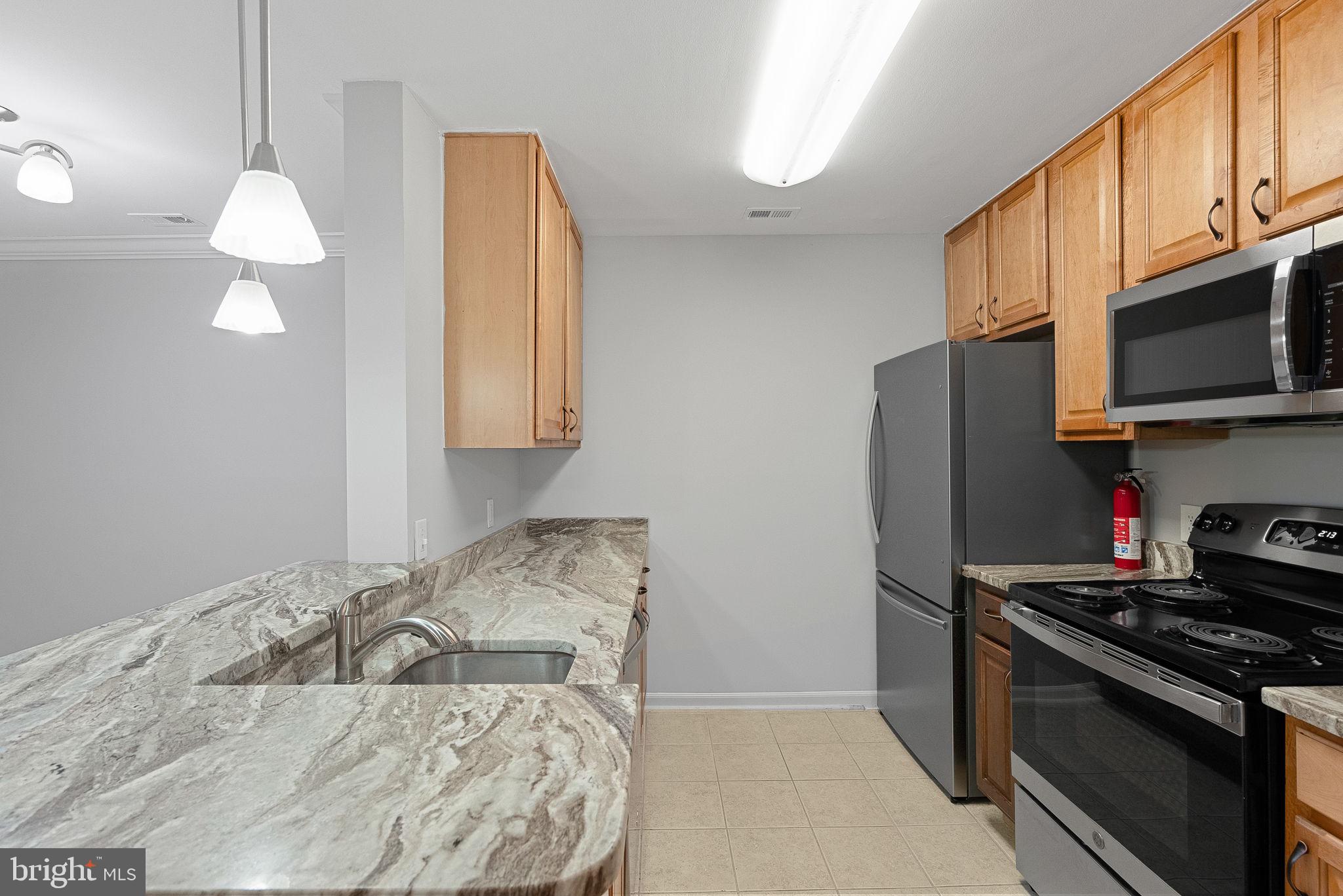 FOUR WINDS AT OAKTON - Residential