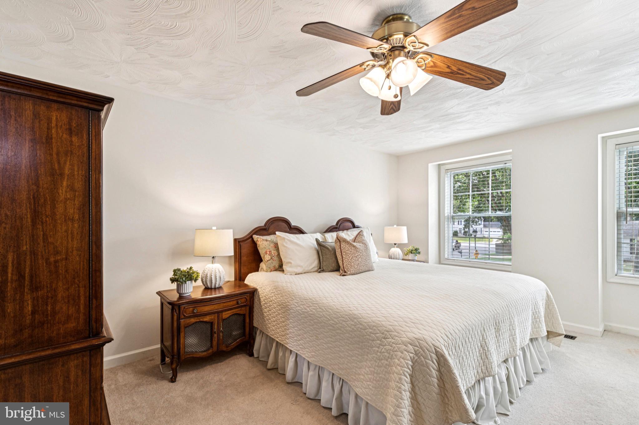 BAY HILLS - Residential