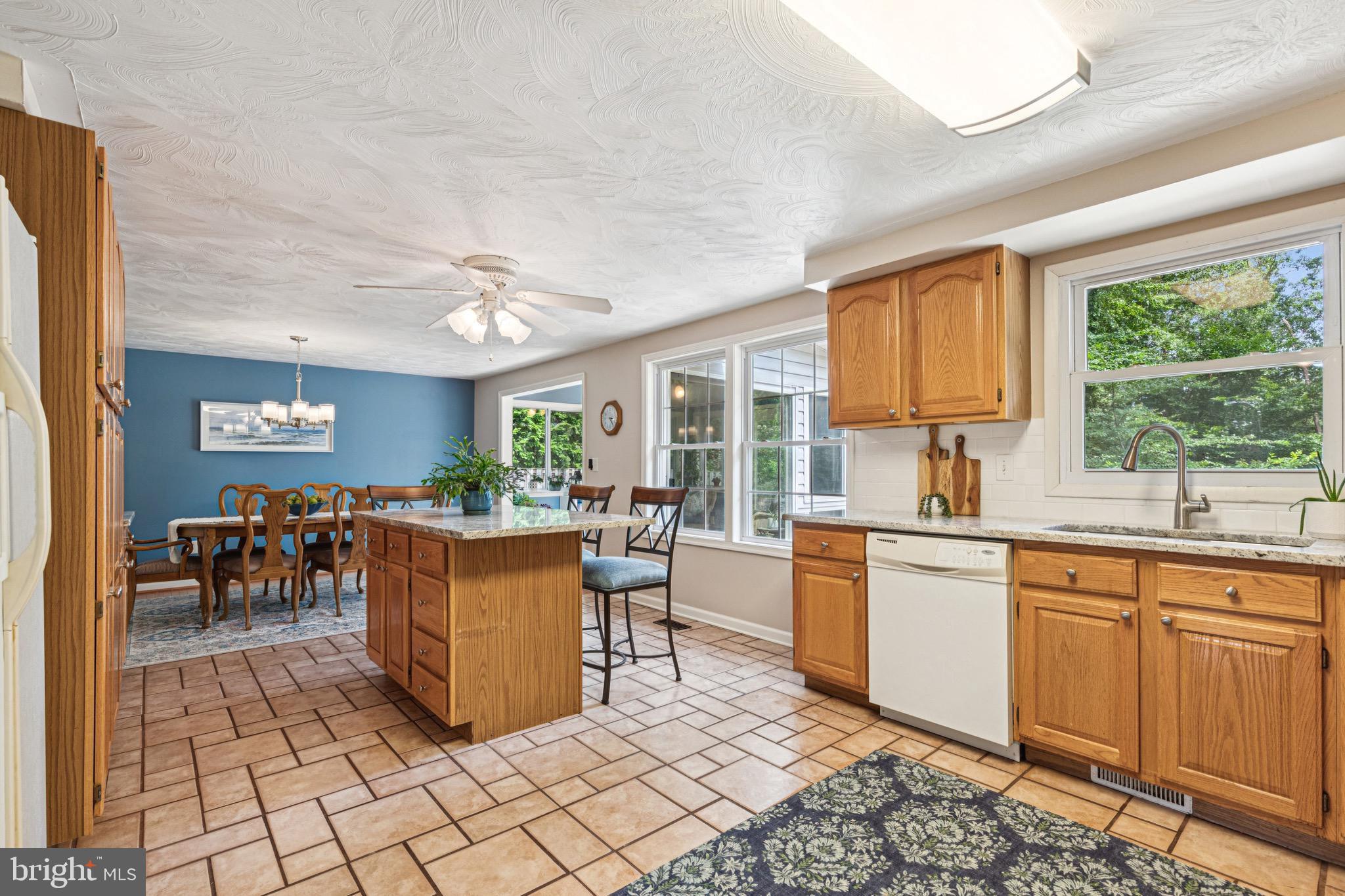 BAY HILLS - Residential