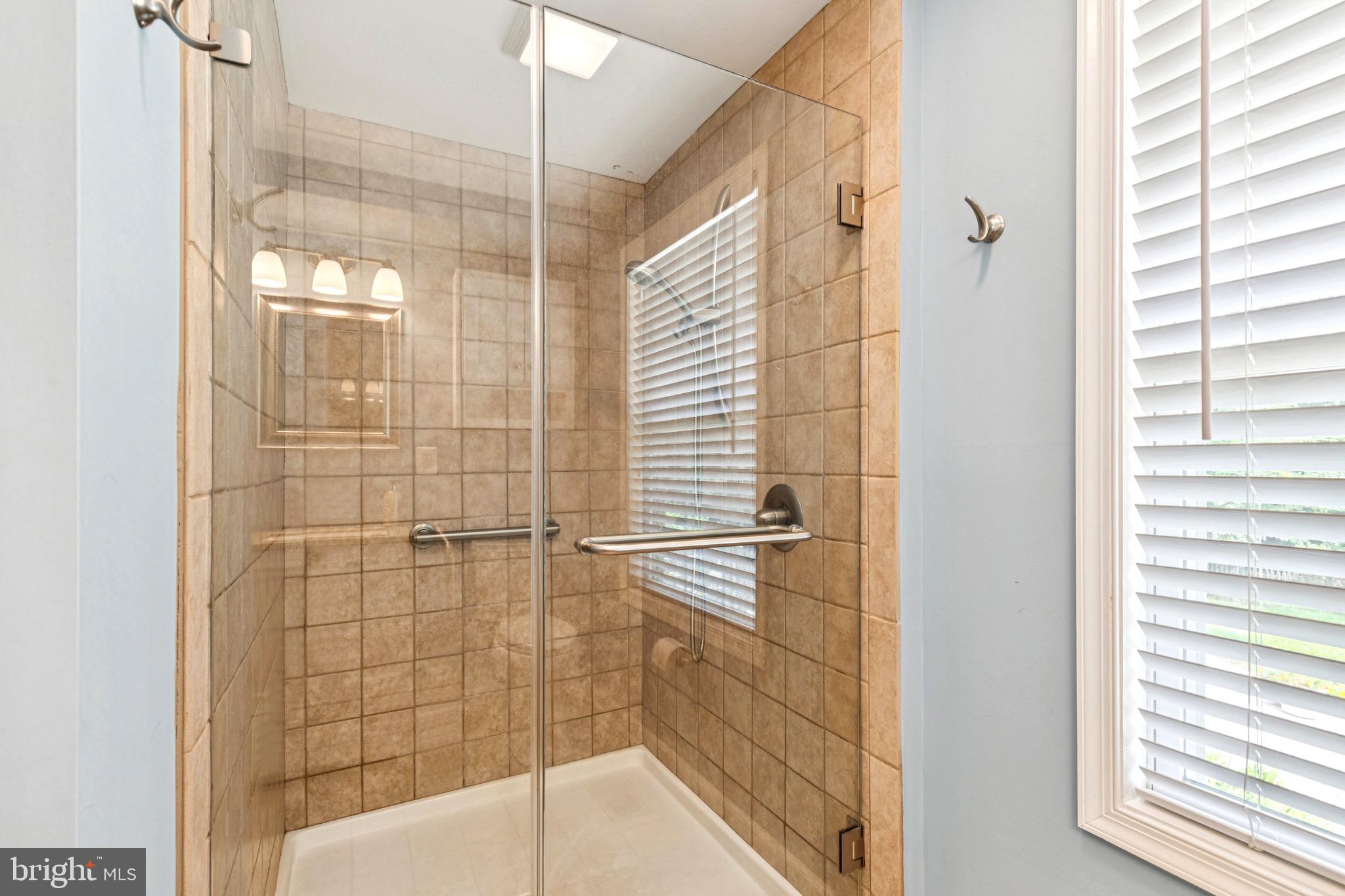 BAY HILLS - Residential