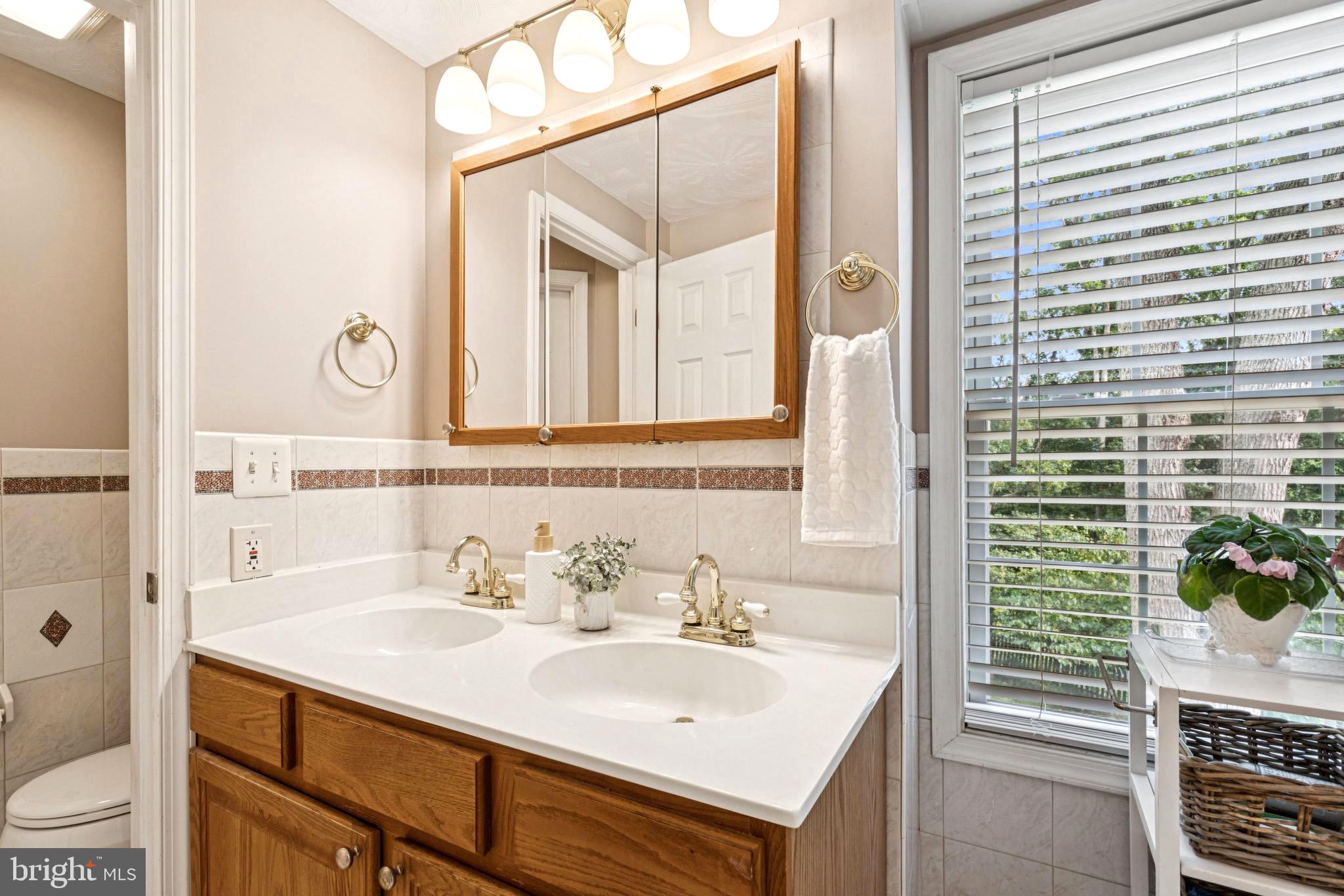 BAY HILLS - Residential