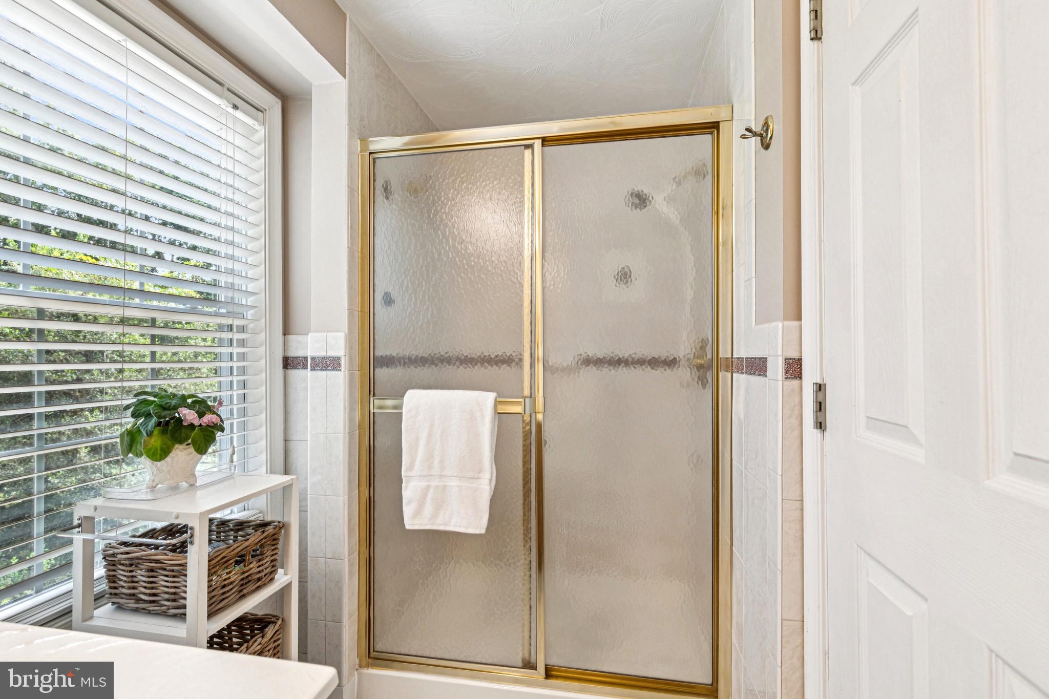 BAY HILLS - Residential