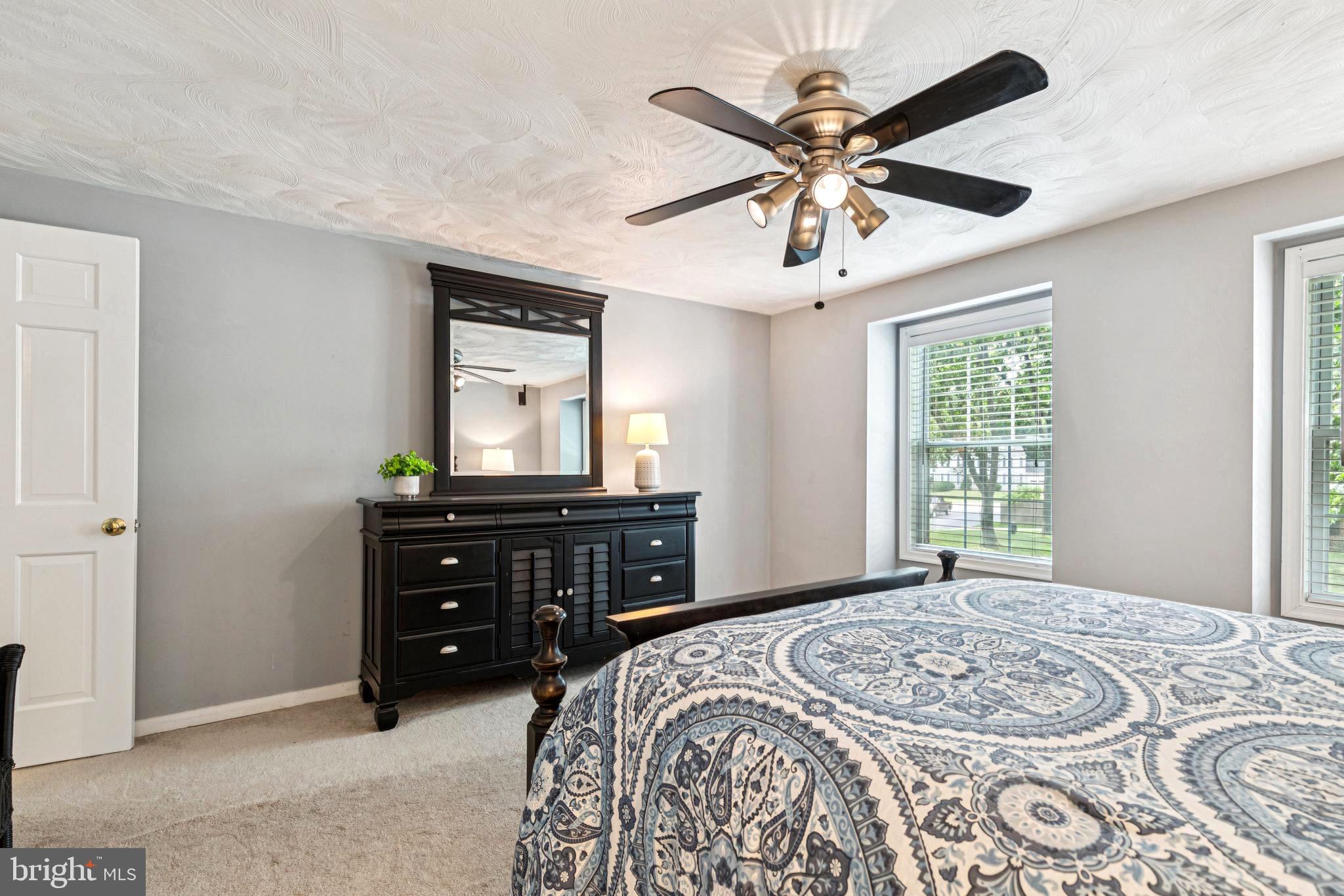 BAY HILLS - Residential