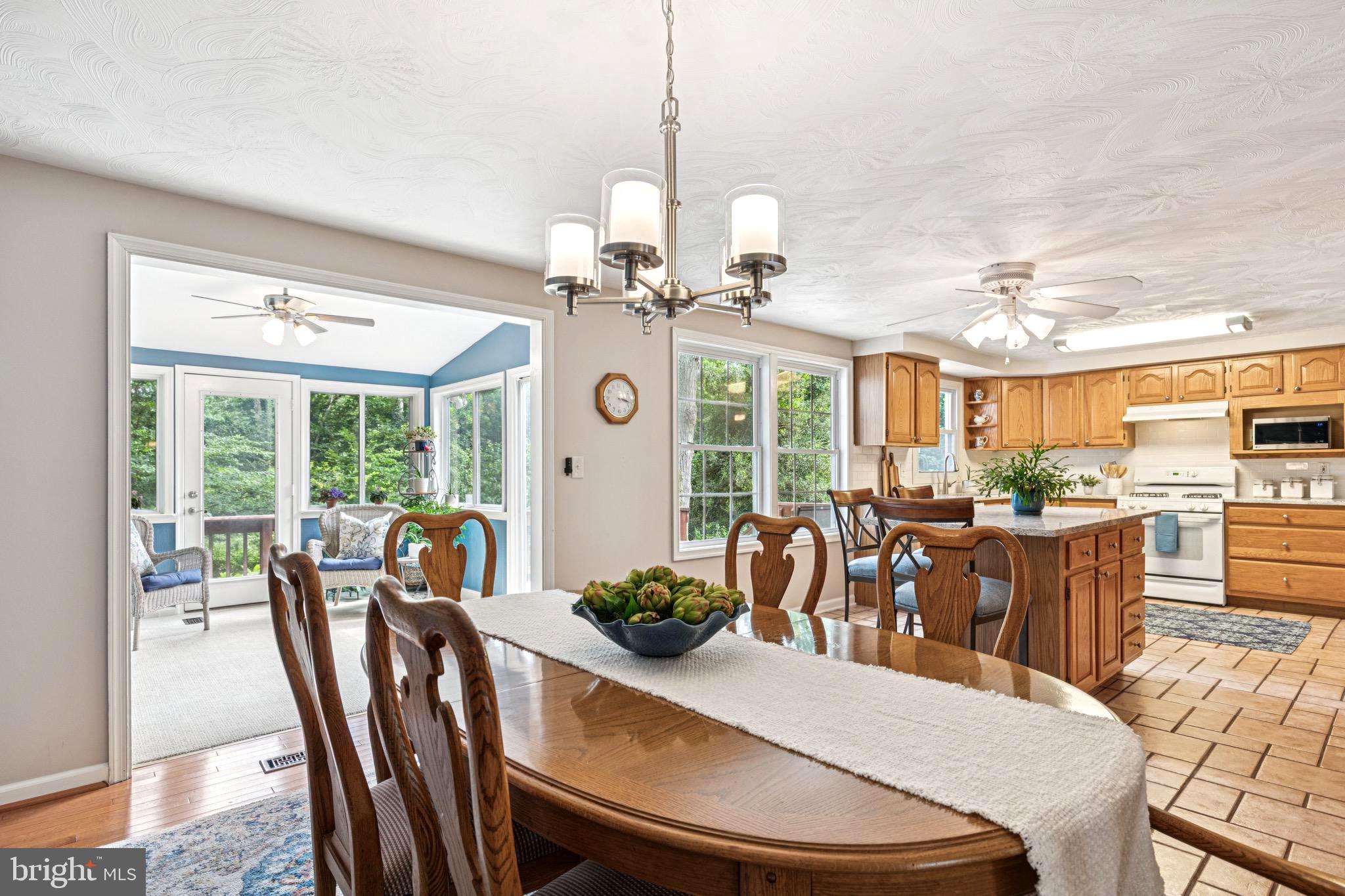 BAY HILLS - Residential