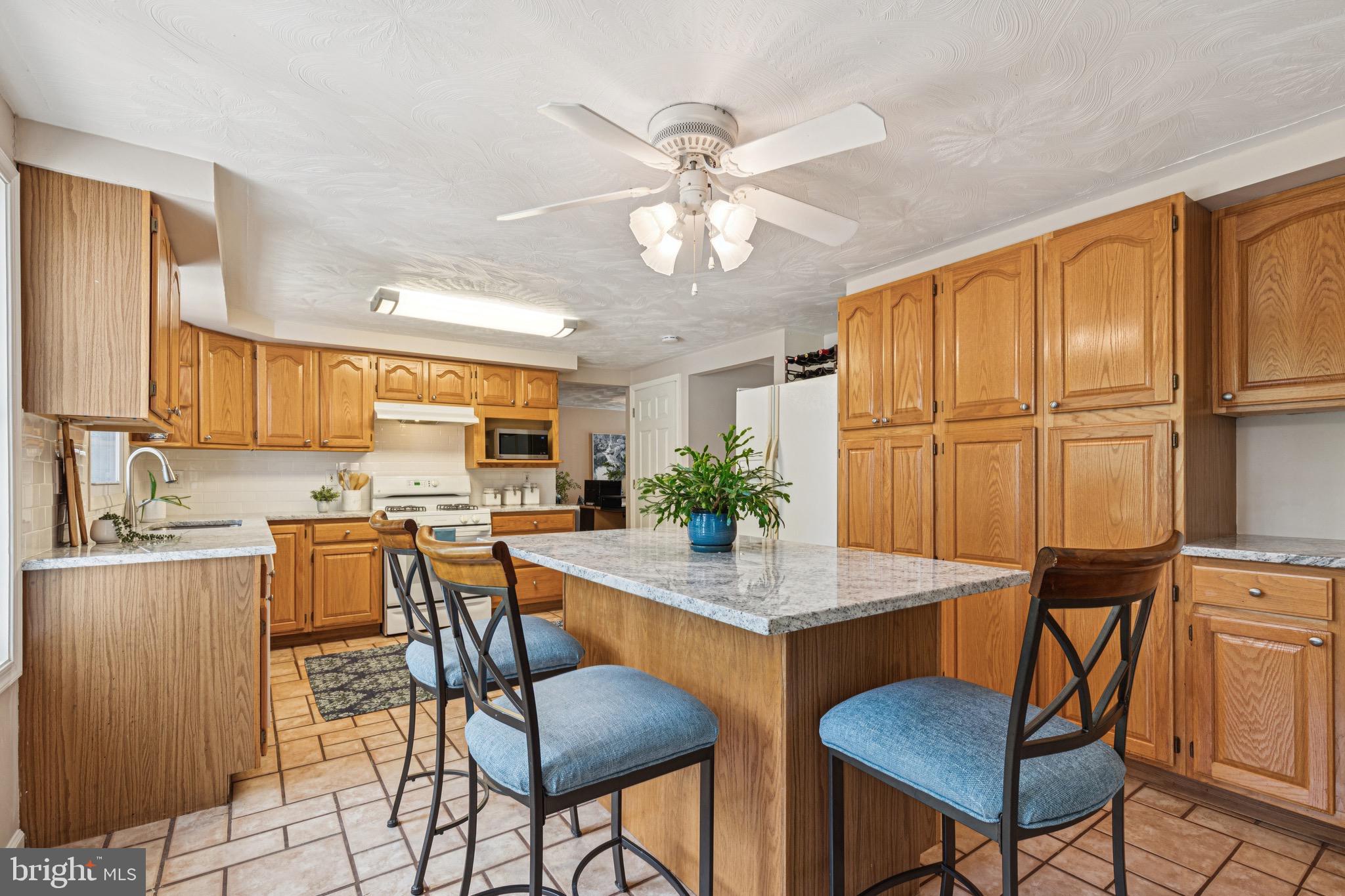 BAY HILLS - Residential