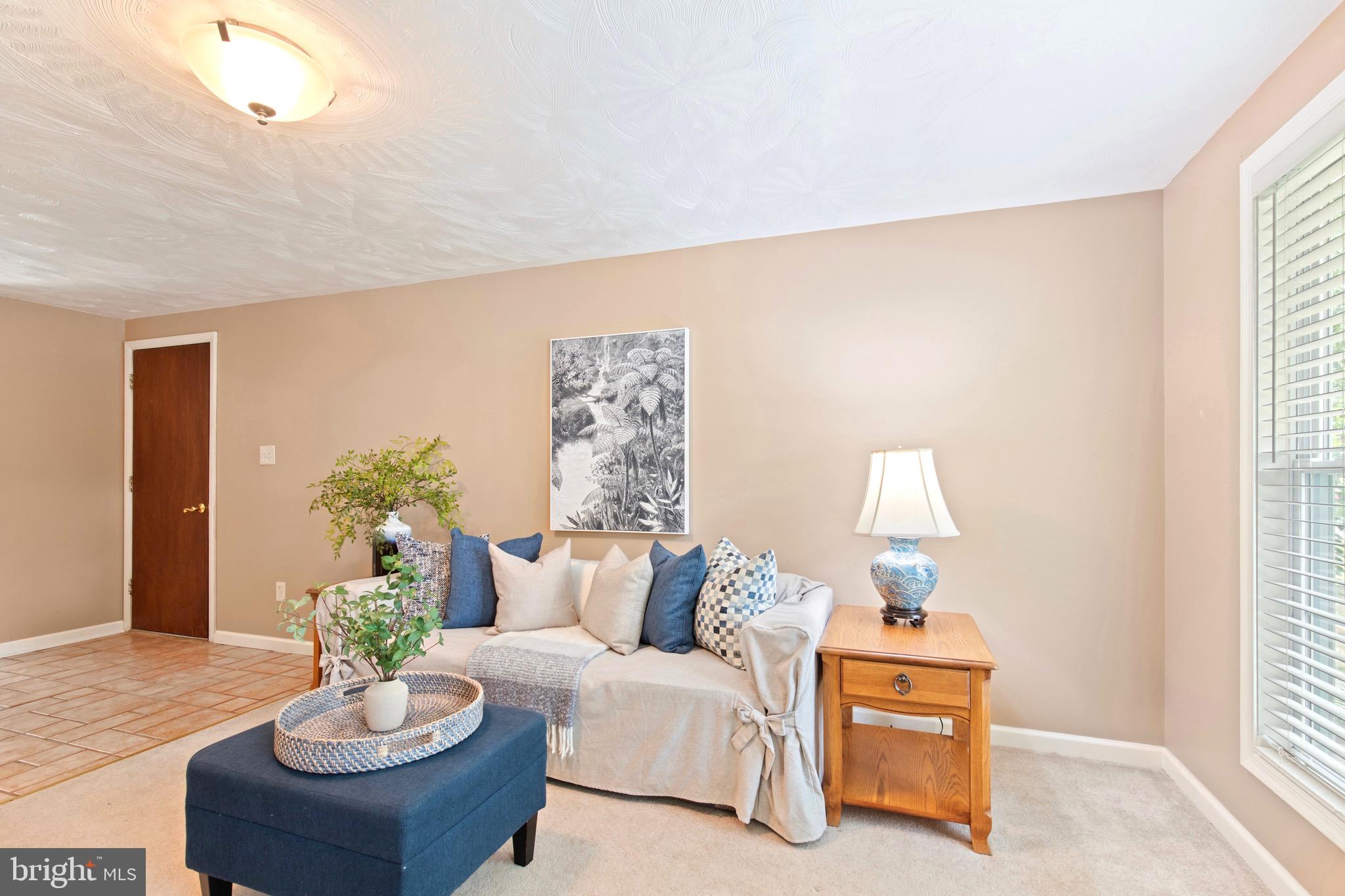 BAY HILLS - Residential