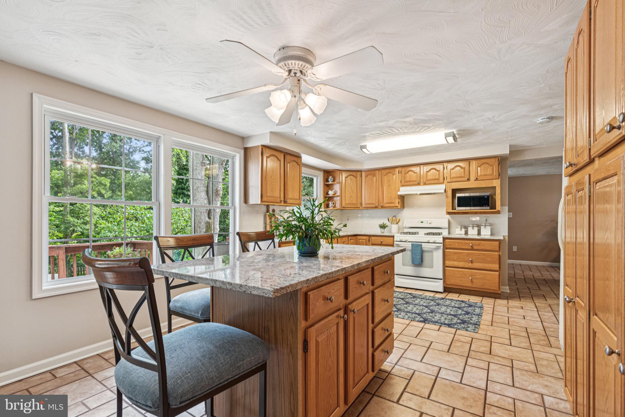 BAY HILLS - Residential