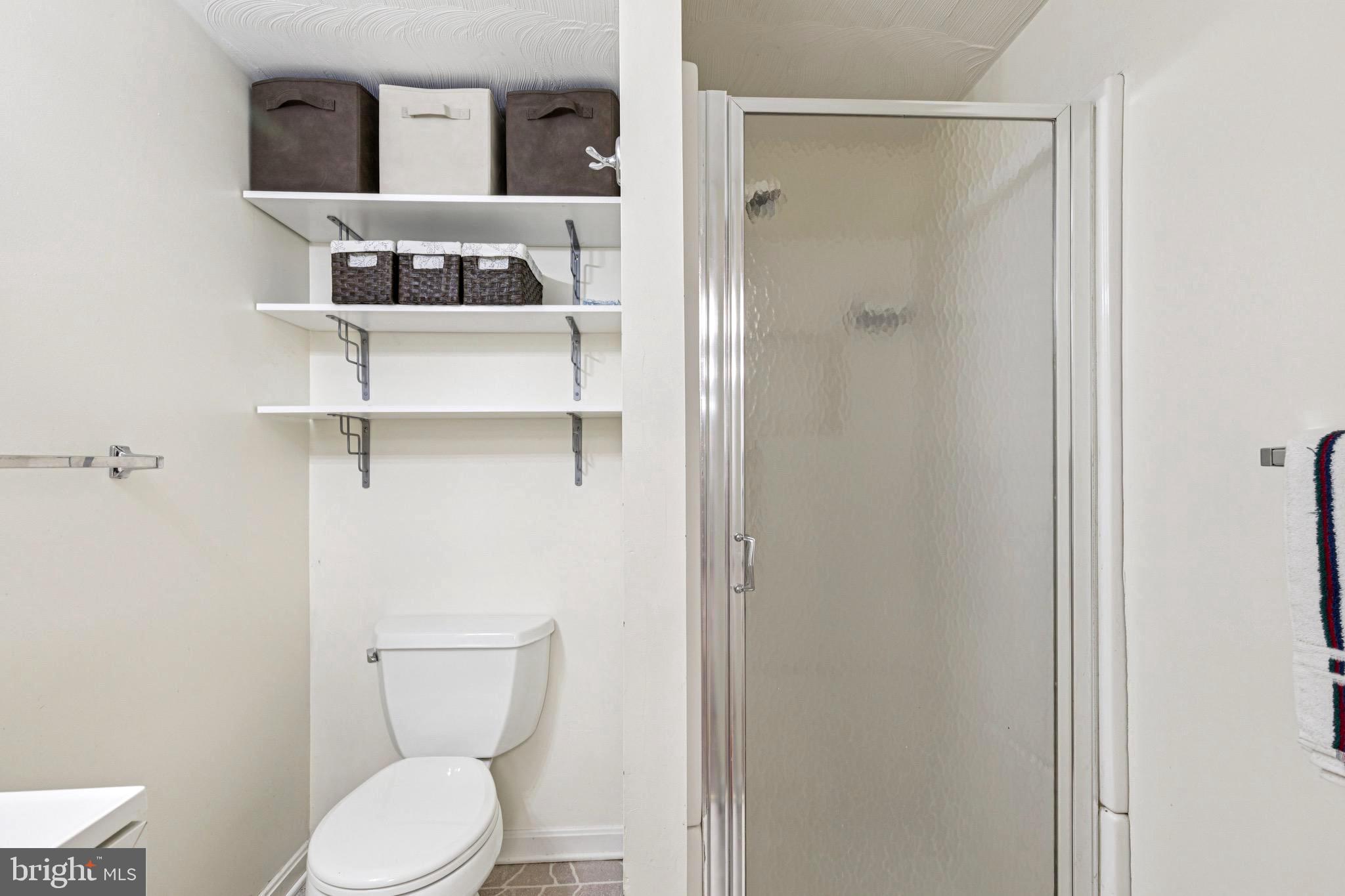 BAY HILLS - Residential