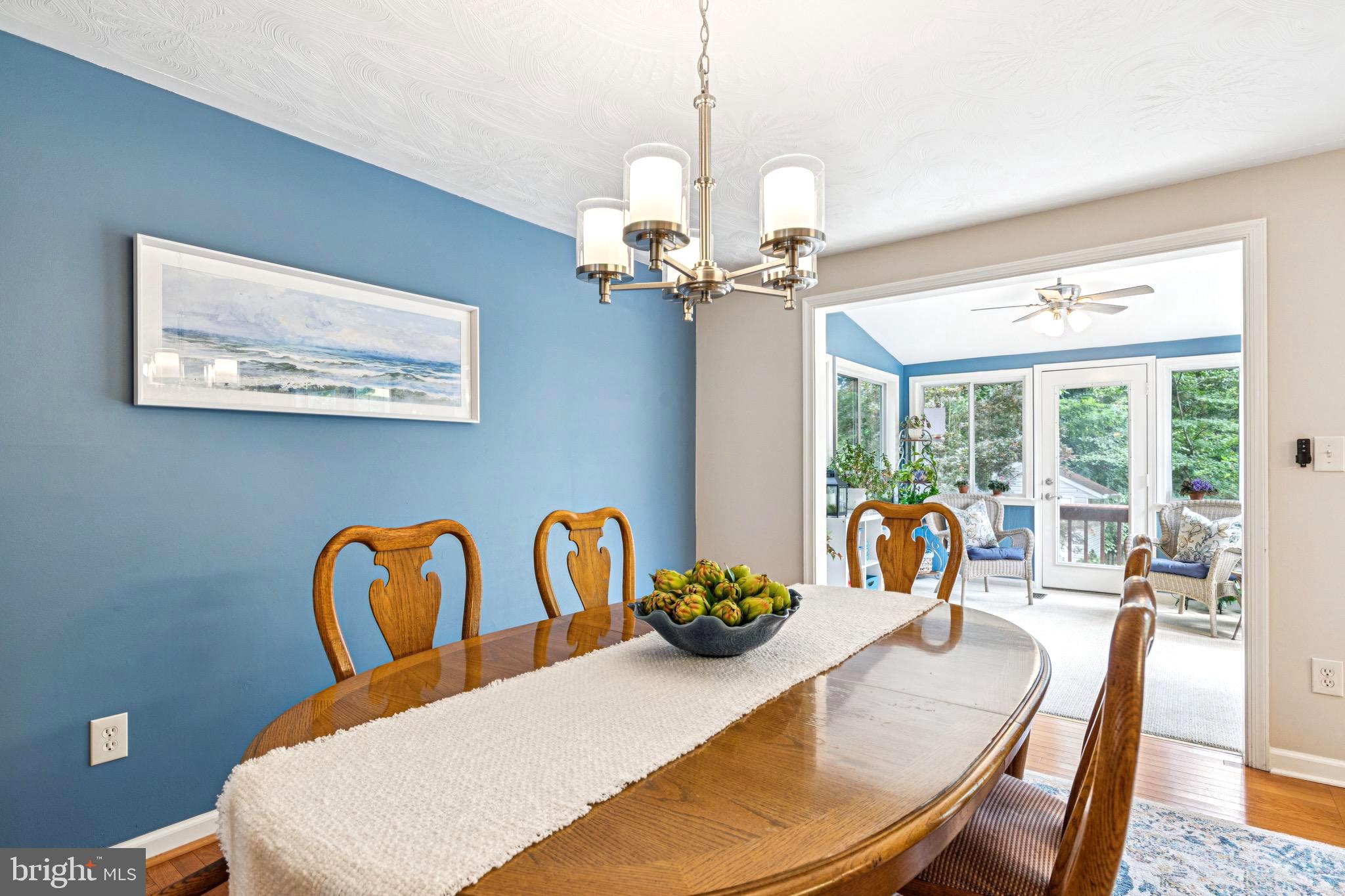 BAY HILLS - Residential