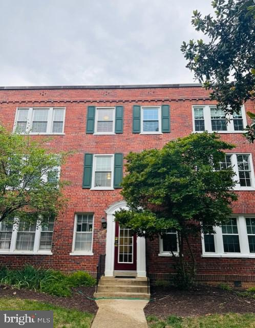 COLONIAL VILLAGE II - Residential