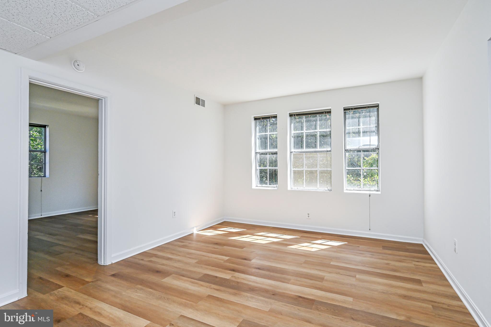 COLONIAL VILLAGE II - Residential